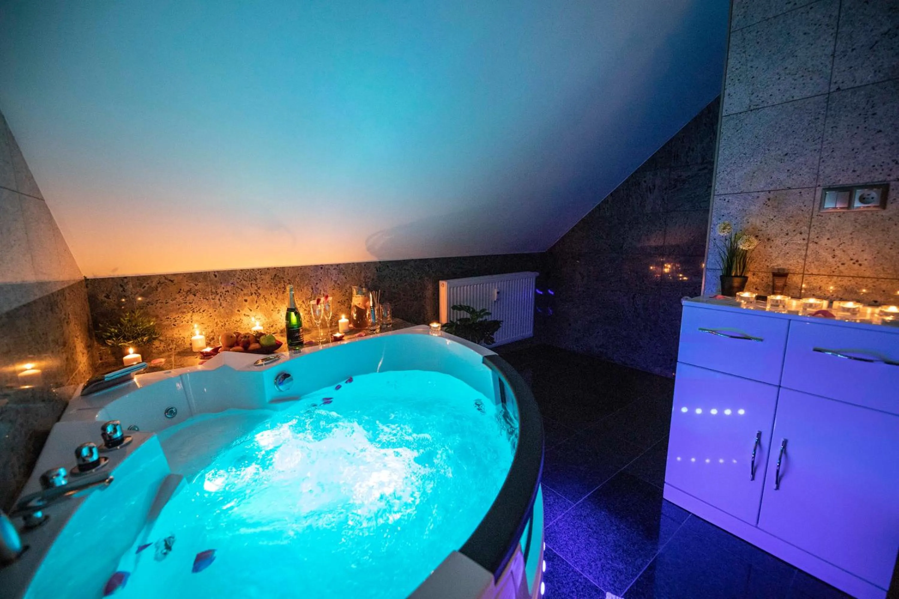 Bathroom in VIP suite hotel Heinz