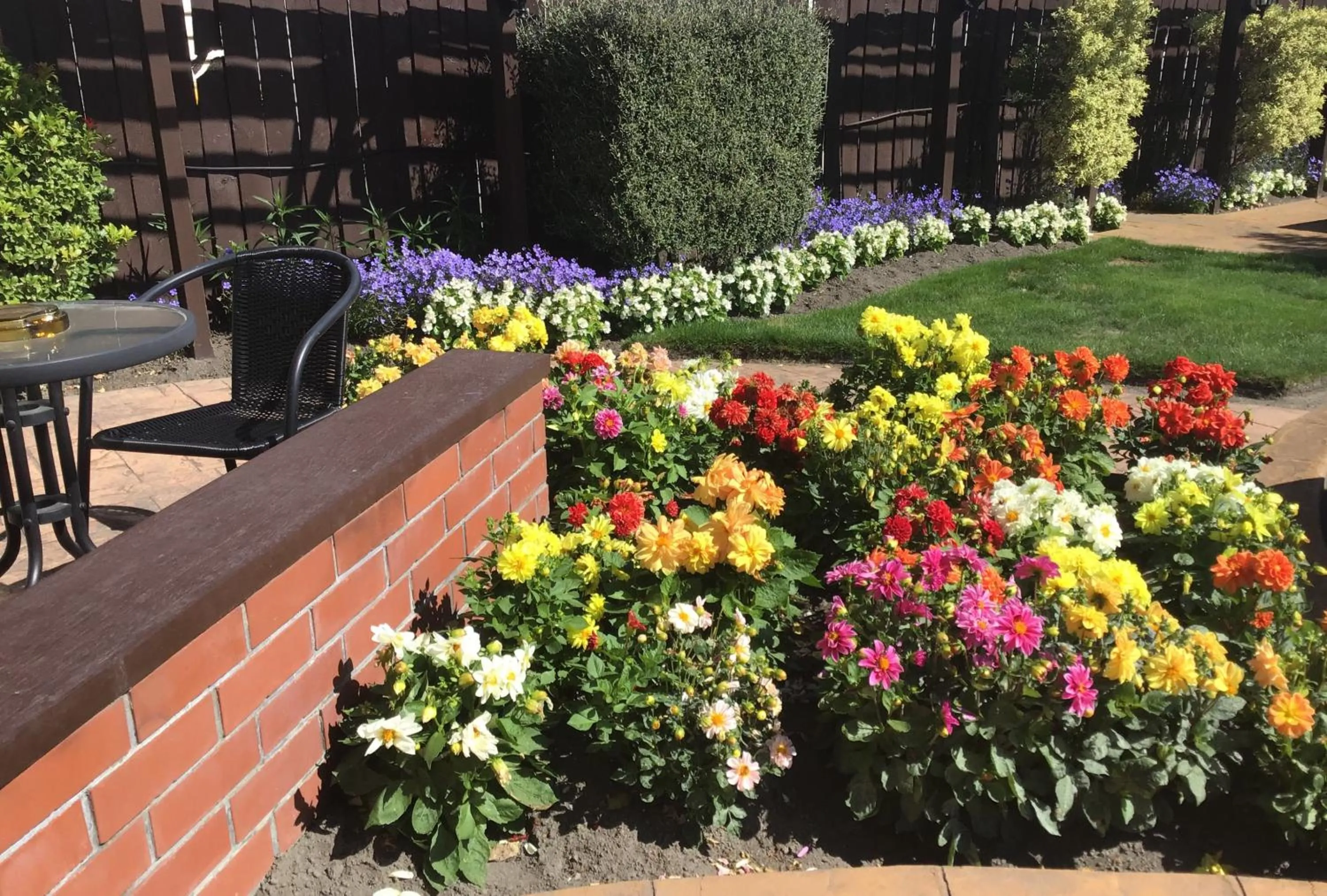 Garden in Avon City Motel