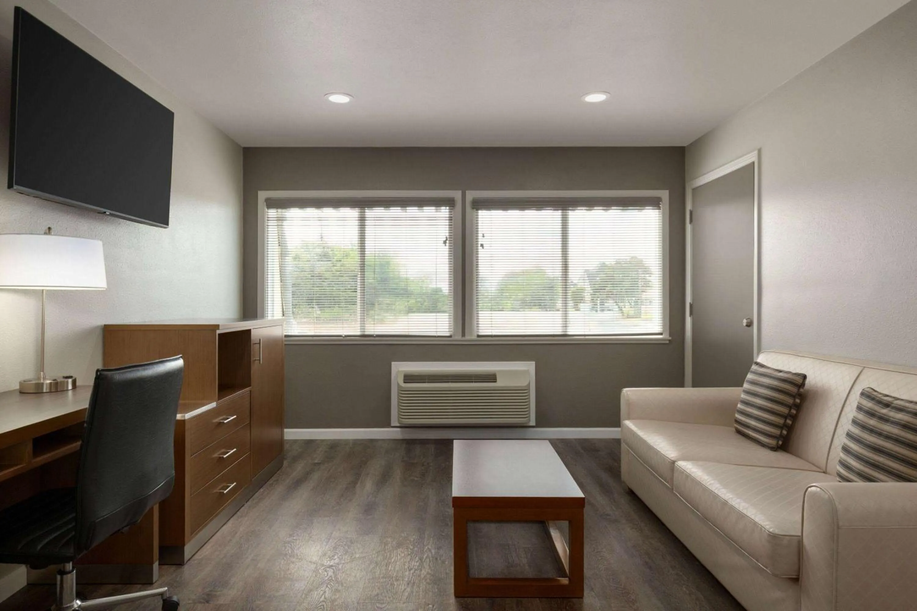 Bath in Super 8 by Wyndham Eureka