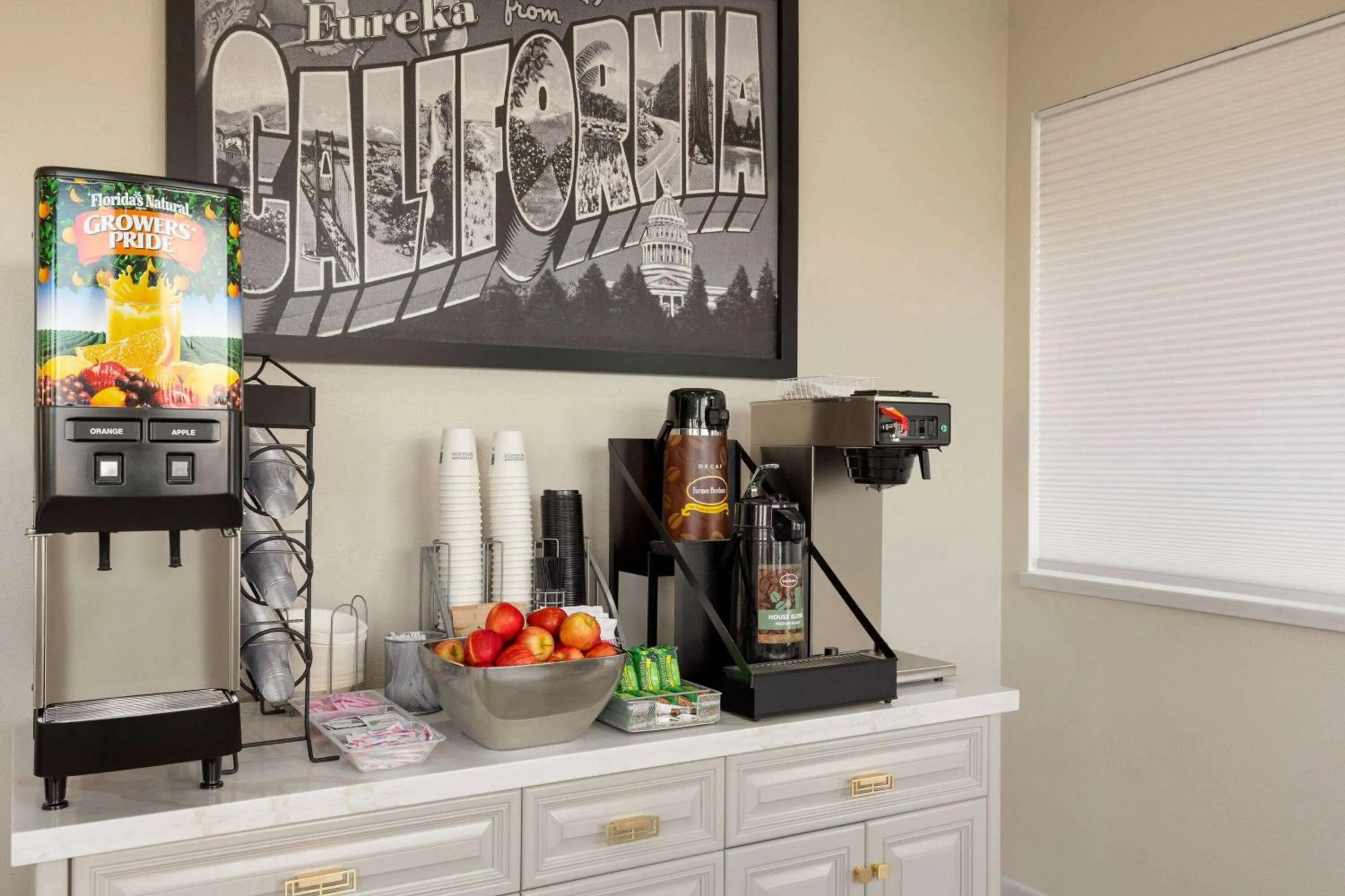 Breakfast in Super 8 by Wyndham Eureka