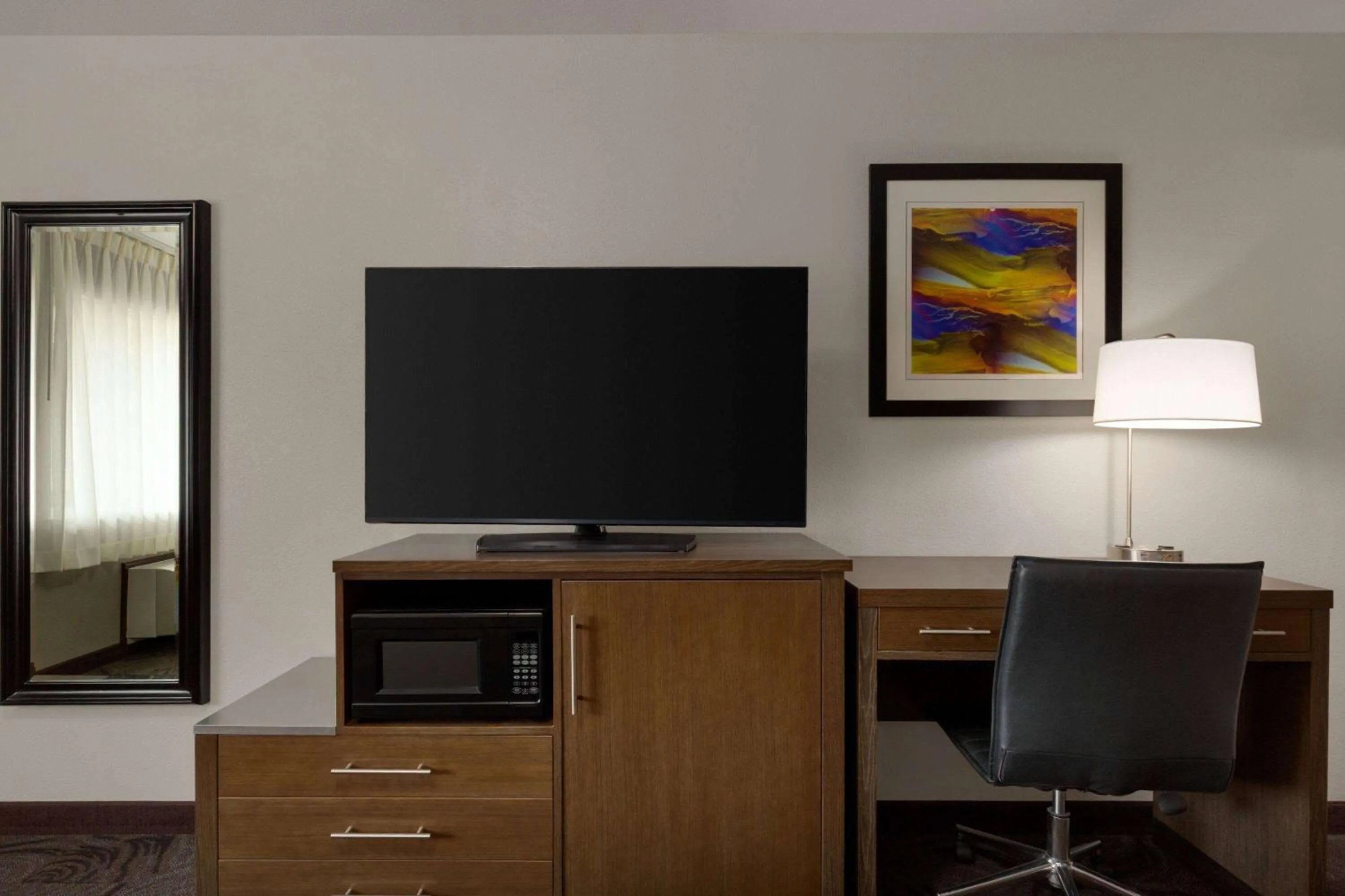 Photo of the whole room in Super 8 by Wyndham Eureka