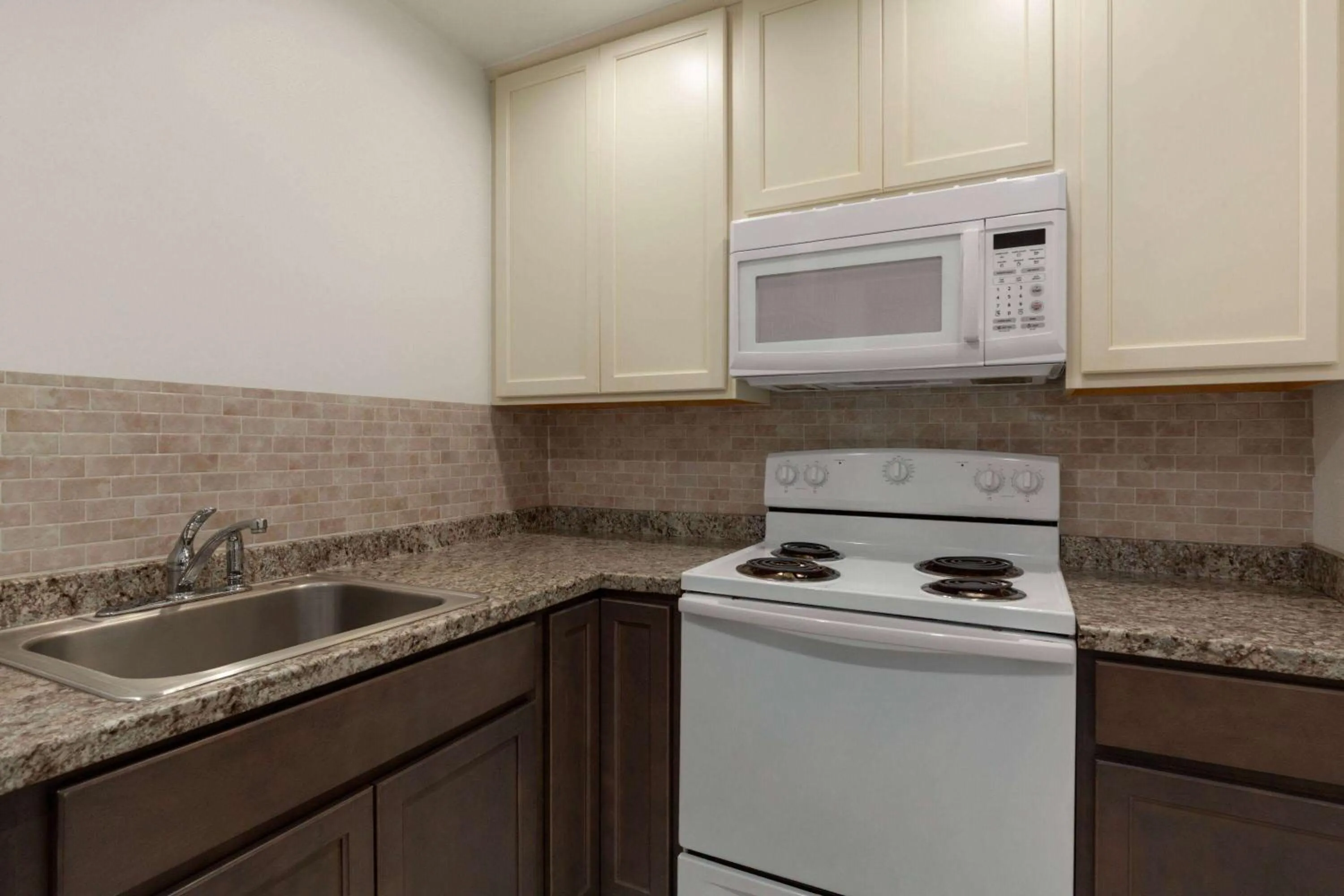 Bath in Super 8 by Wyndham Eureka