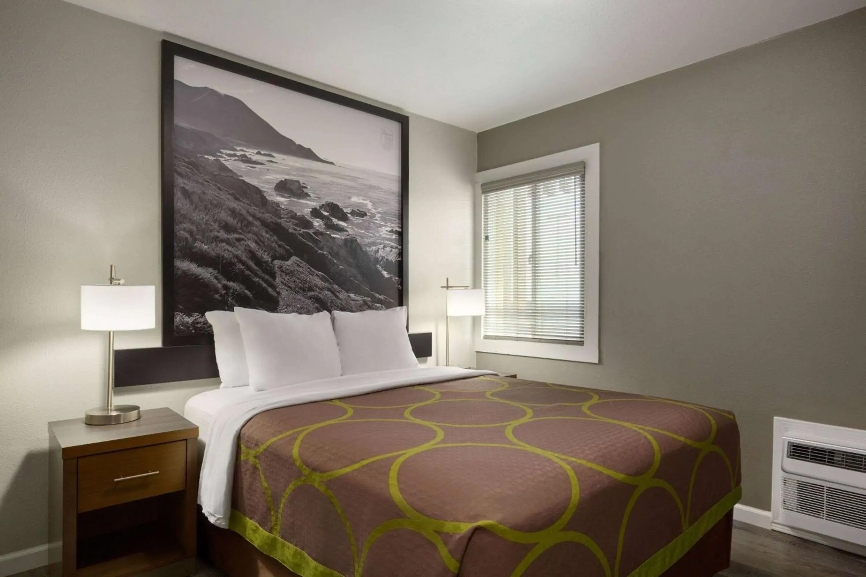 Two-Bedroom Queen Suite - Non-Smoking in Super 8 by Wyndham Eureka Two-Bedroom Queen Suite - Non-Smoking in Super 8 by Wyndham Eureka