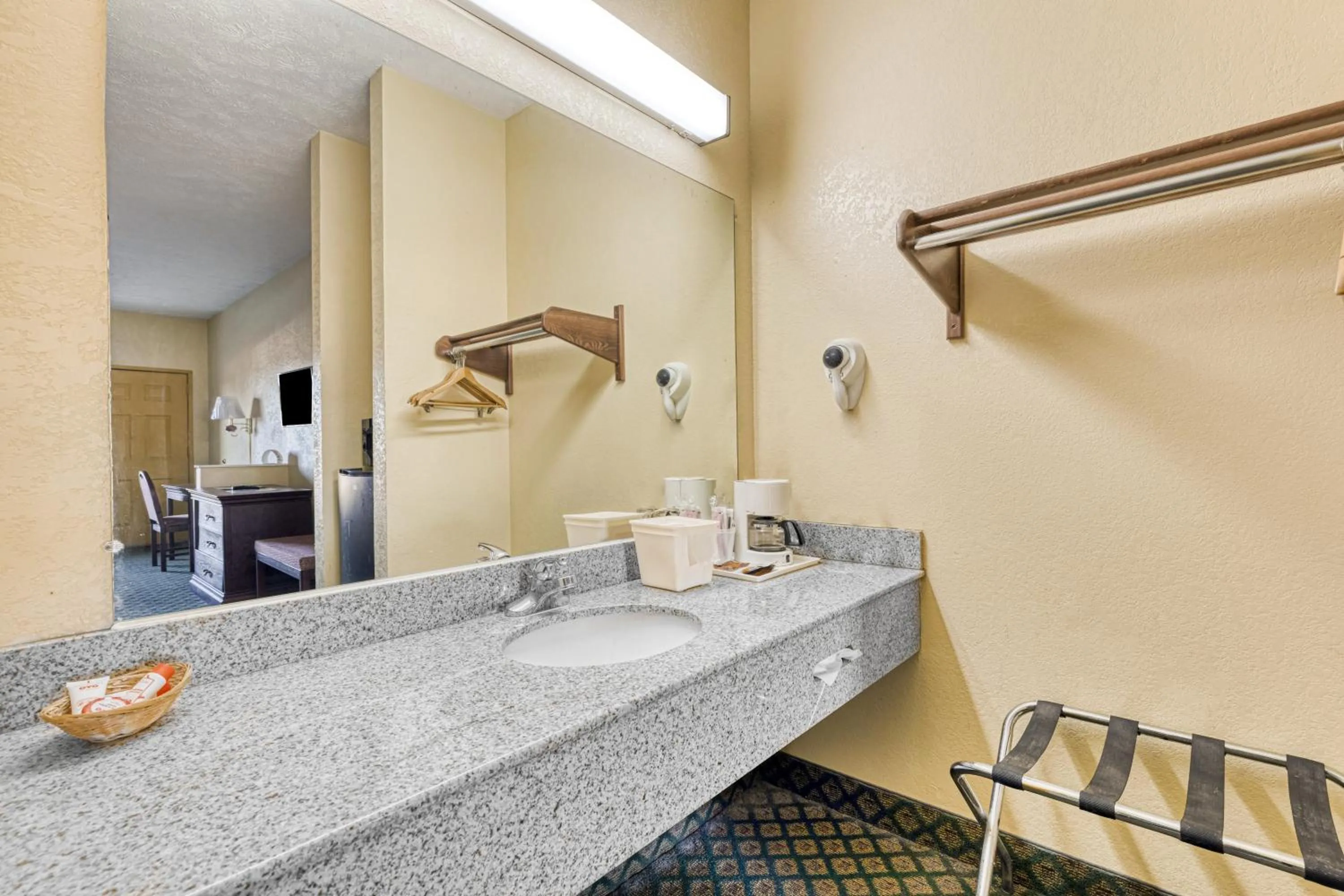 Bathroom in OYO Hotel Grenada West