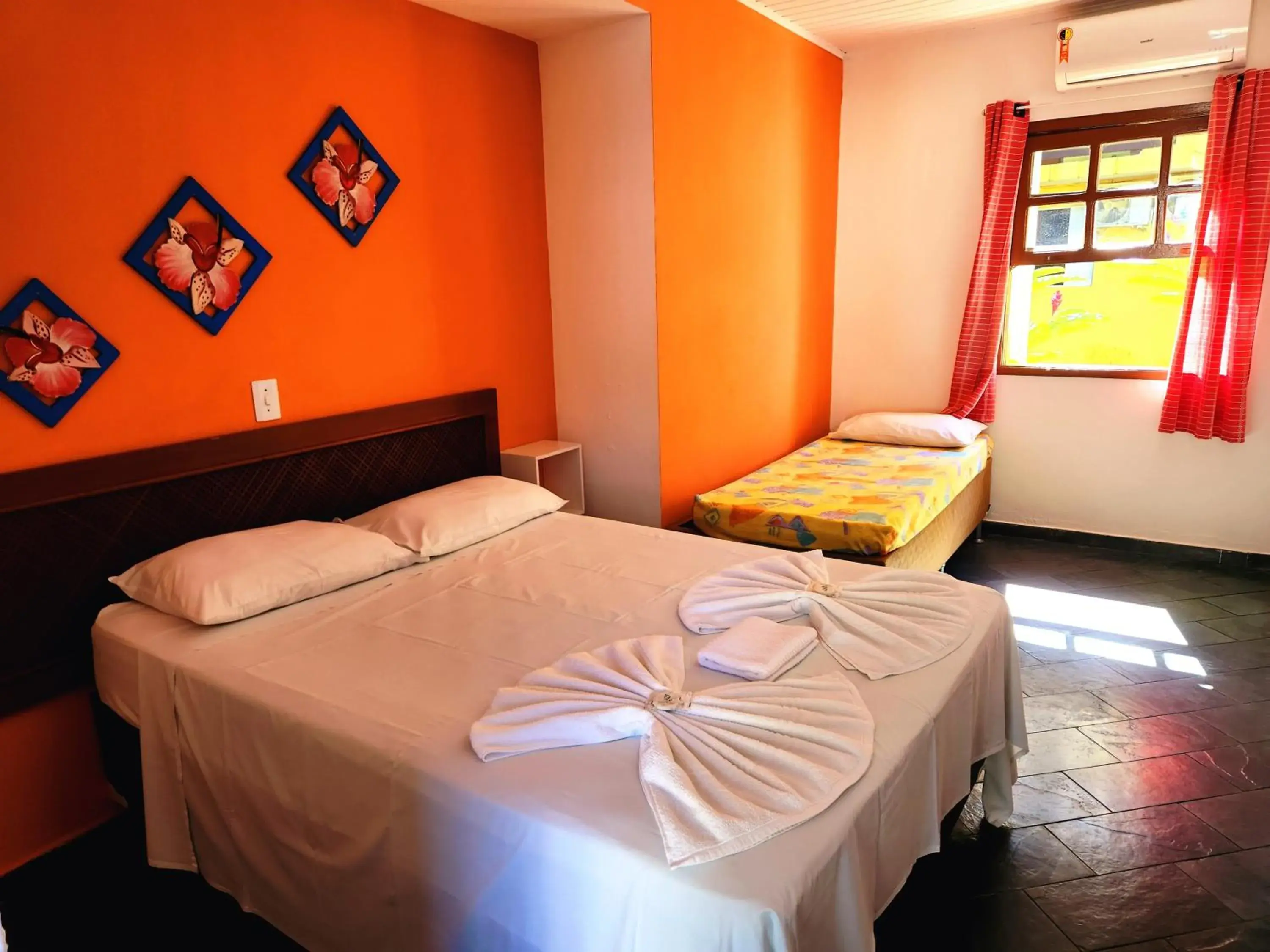 Triple Room - single occupancy in Pousada Viva Ubatuba Triple Room - single occupancy in Pousada Viva Ubatuba