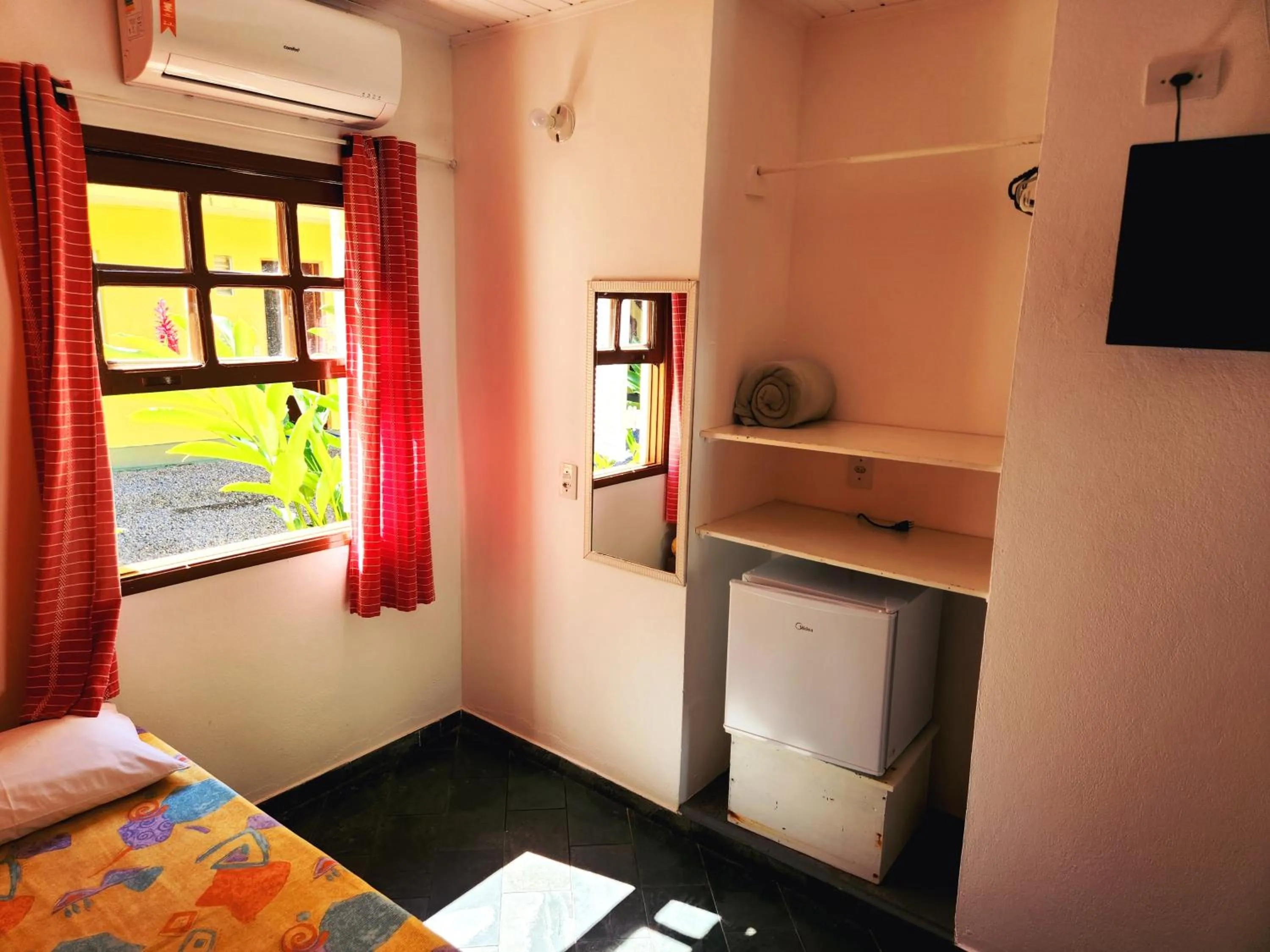 Bedroom, Bed in Pousada Viva Ubatuba