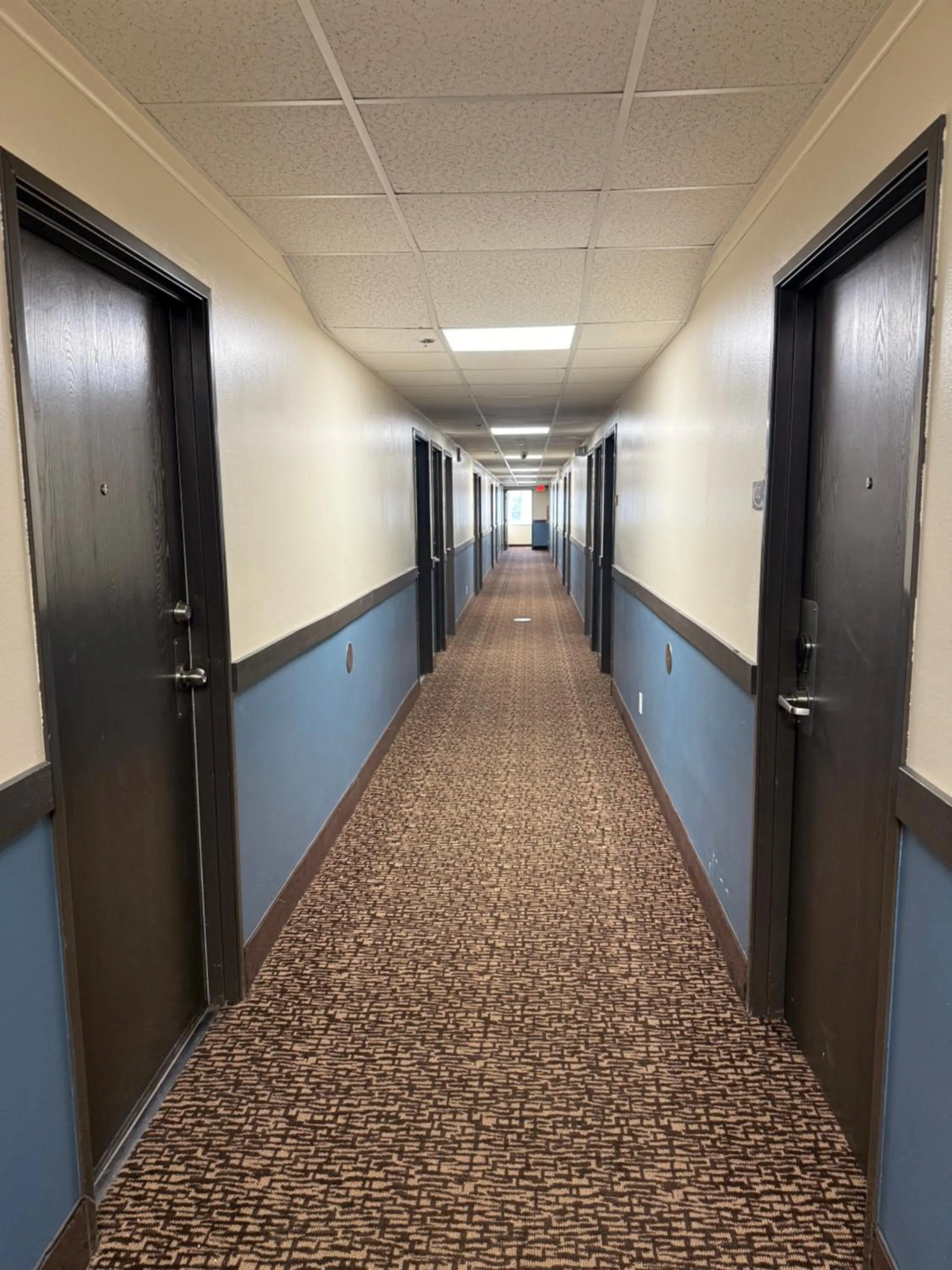 Super 8 by Wyndham Reedsburg