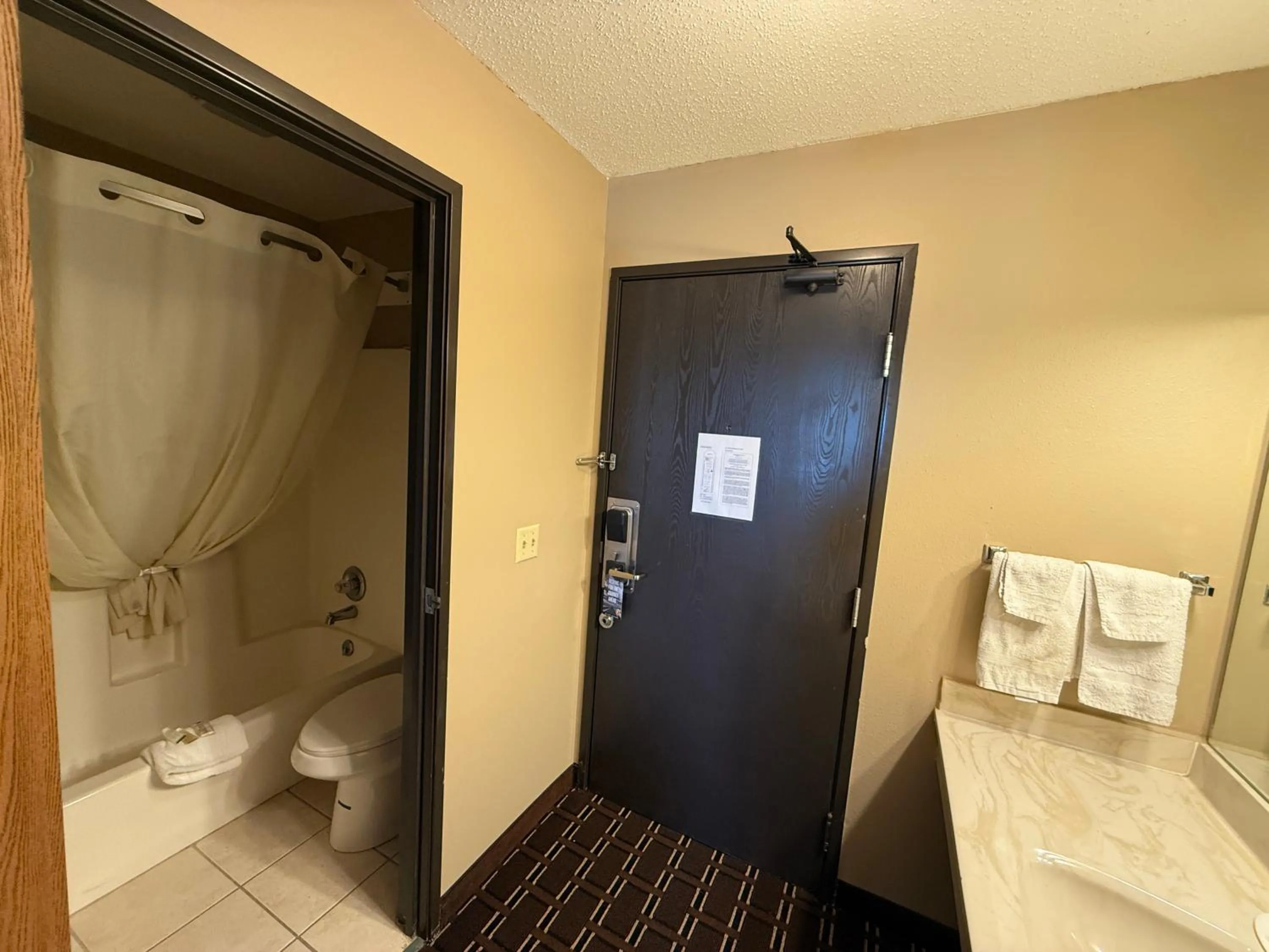 Super 8 by Wyndham Reedsburg