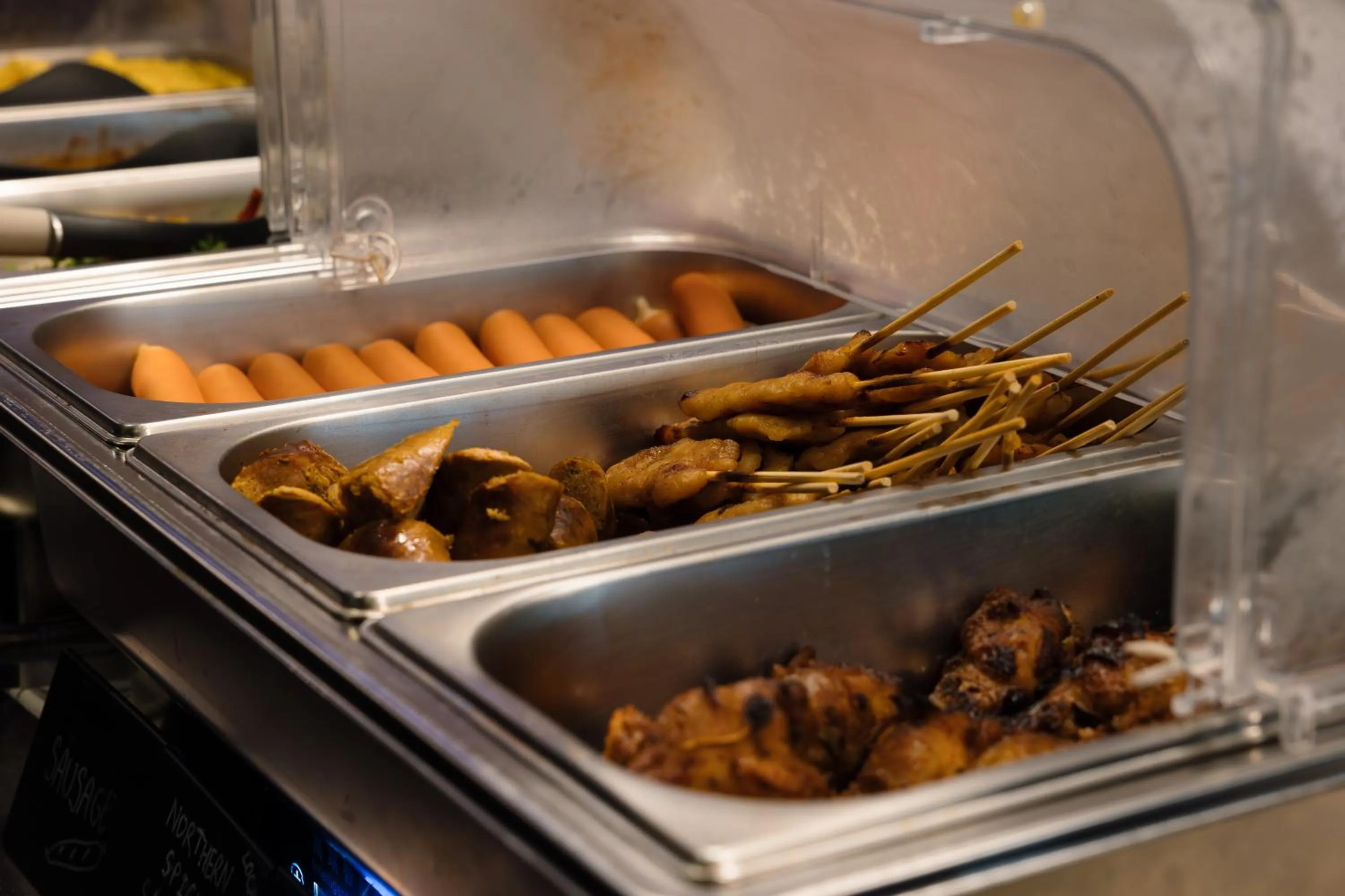 Breakfast in POR Thapae Gate