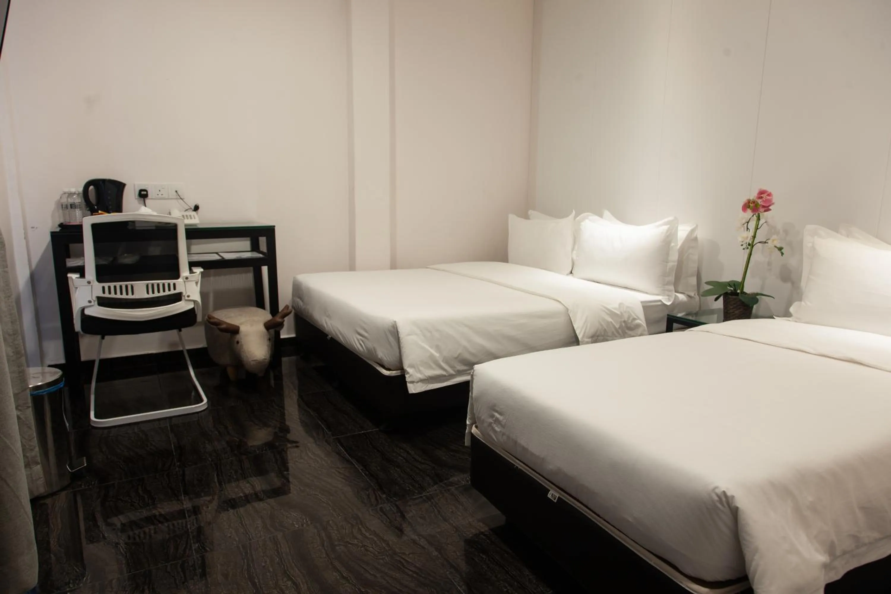 Bed in M Design Hotel @ Taman Pertama