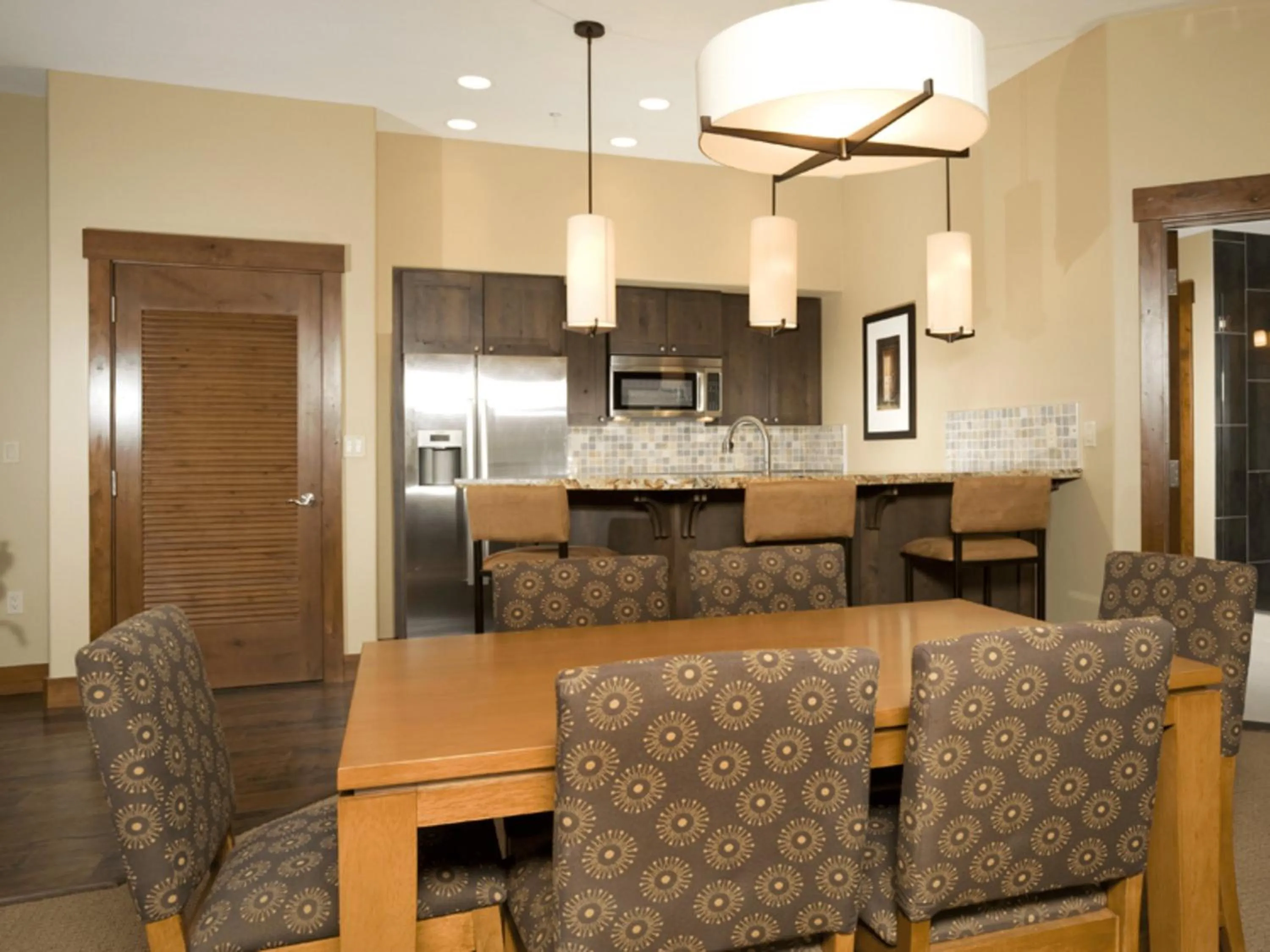 Food and drinks in One Ski Hill, A RockResort