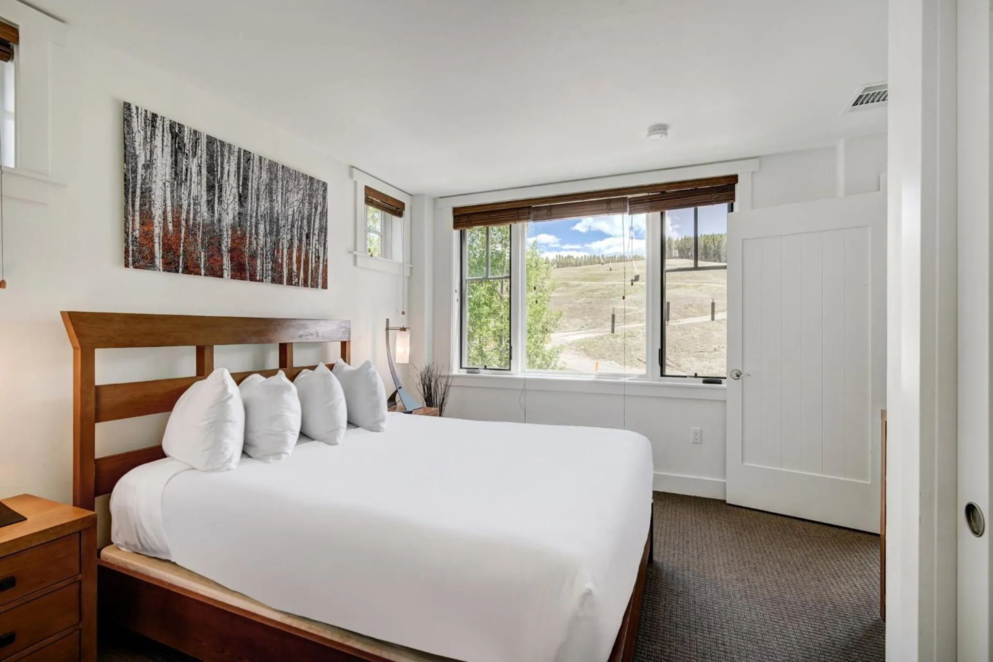 Bedroom, Bed in One Ski Hill, A RockResort