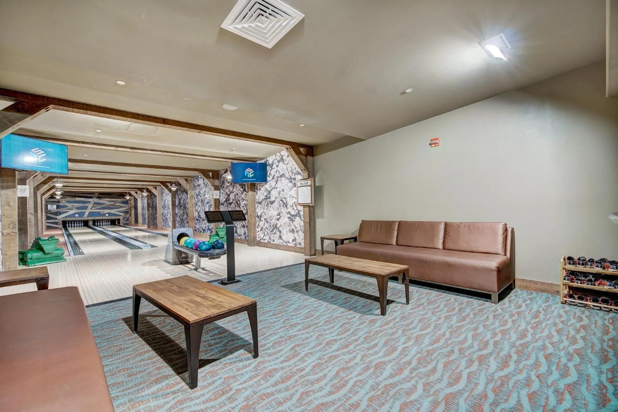 Lobby or reception in One Ski Hill, A RockResort