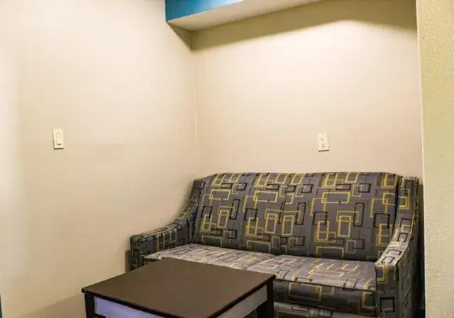 Living room in Days Inn by Wyndham Little River Living room in Days Inn by Wyndham Little River