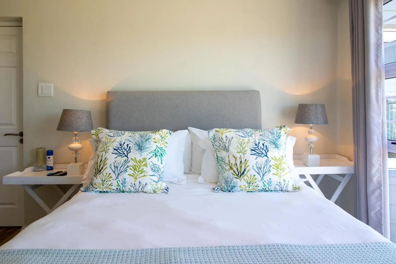 Bedroom, Bed in Alfred View