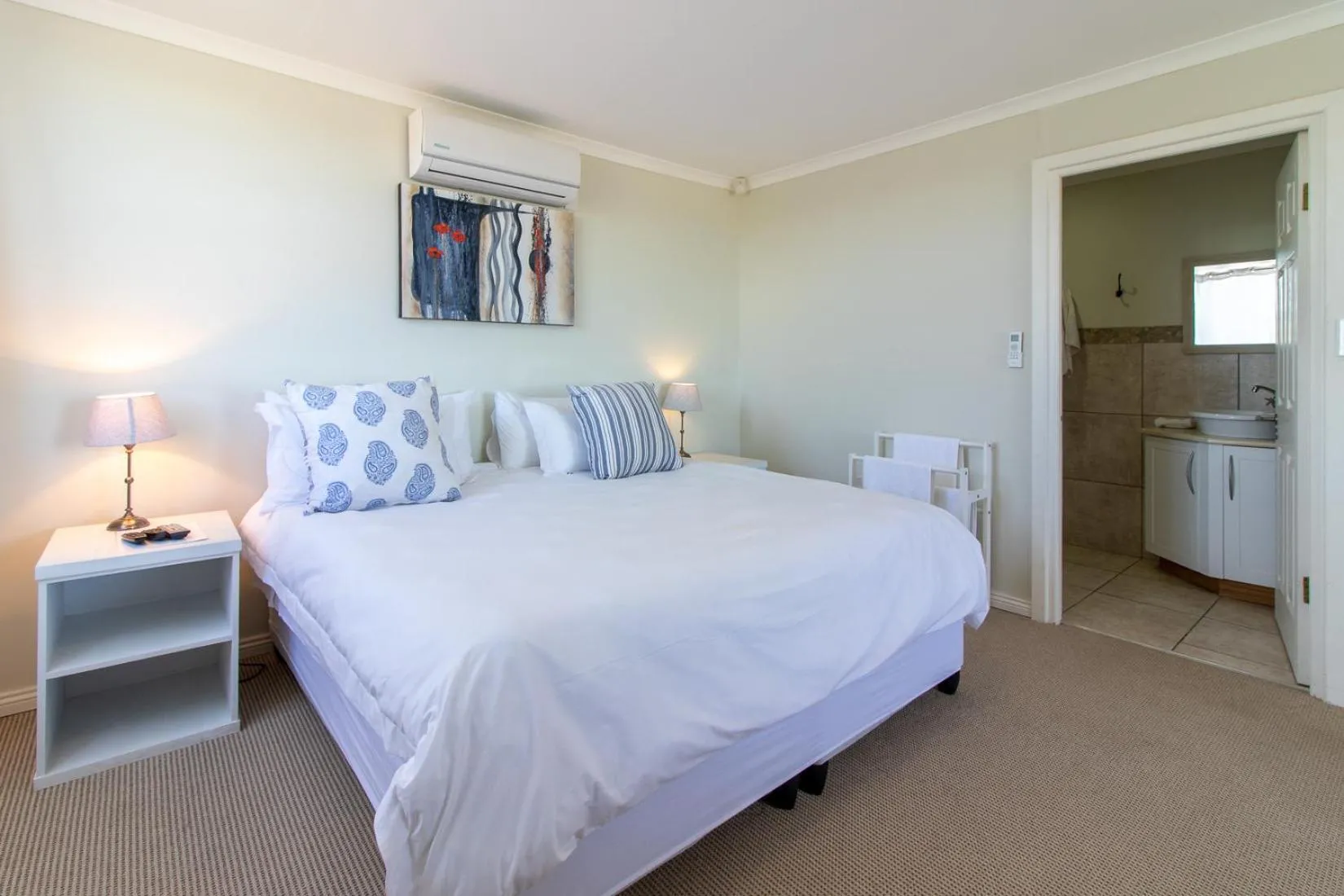 Bed in Alfred View