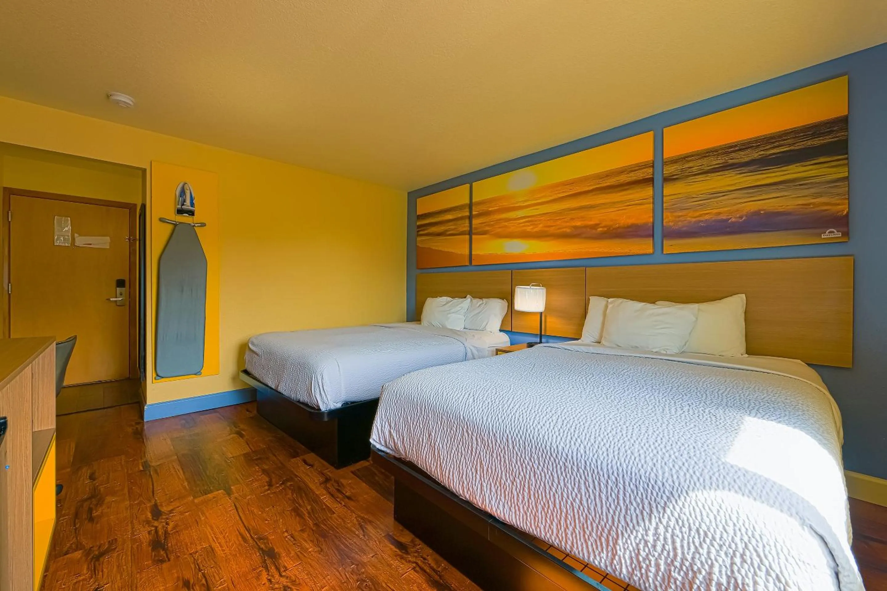 Bedroom, Bed in Coastal Inn by OYO Lincoln City - Oregon Coast Hwy