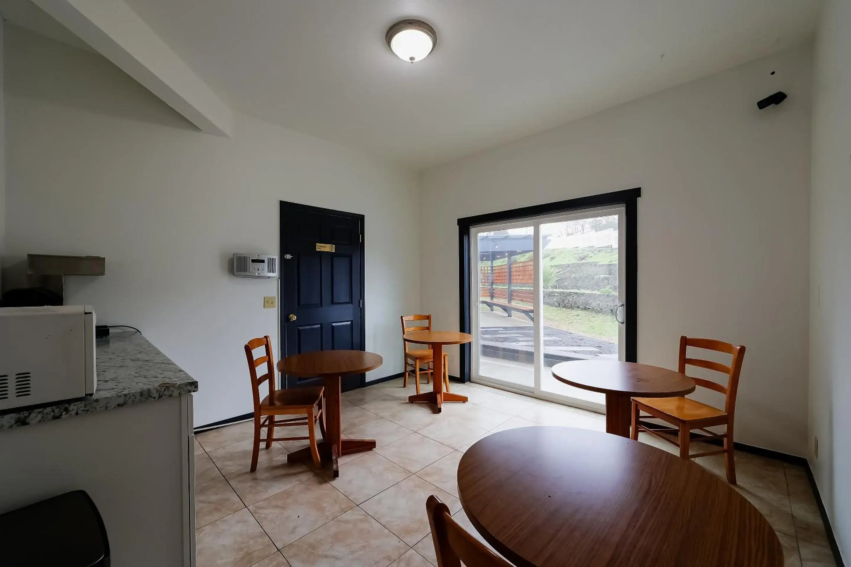 Lobby or reception in Coastal Inn by OYO Lincoln City - Oregon Coast Hwy Lobby or reception in Coastal Inn by OYO Lincoln City - Oregon Coast Hwy