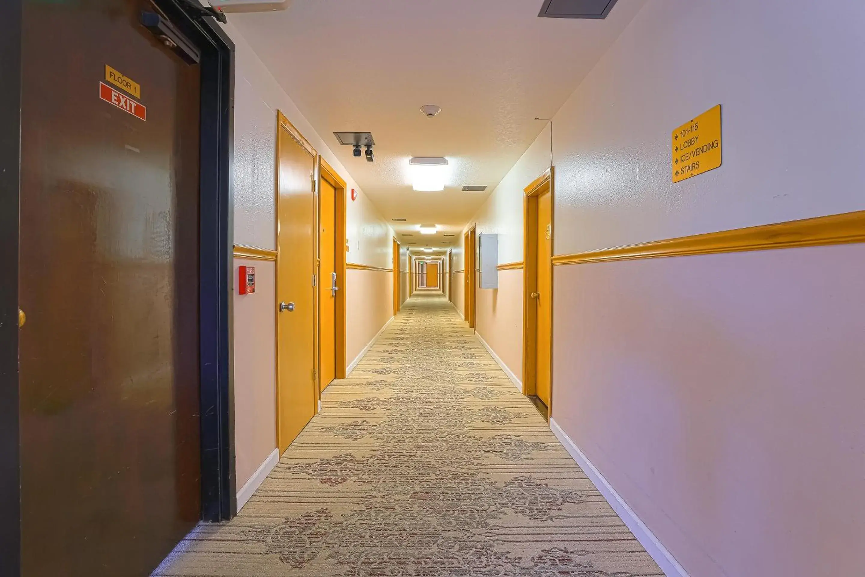 Lobby or reception in Coastal Inn by OYO Lincoln City - Oregon Coast Hwy Lobby or reception in Coastal Inn by OYO Lincoln City - Oregon Coast Hwy