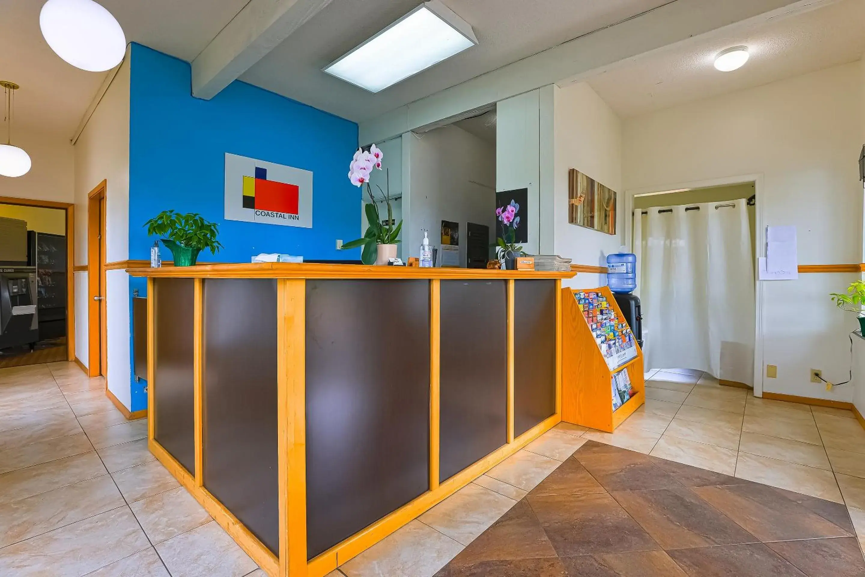 Lobby or reception in Coastal Inn by OYO Lincoln City - Oregon Coast Hwy Lobby or reception in Coastal Inn by OYO Lincoln City - Oregon Coast Hwy