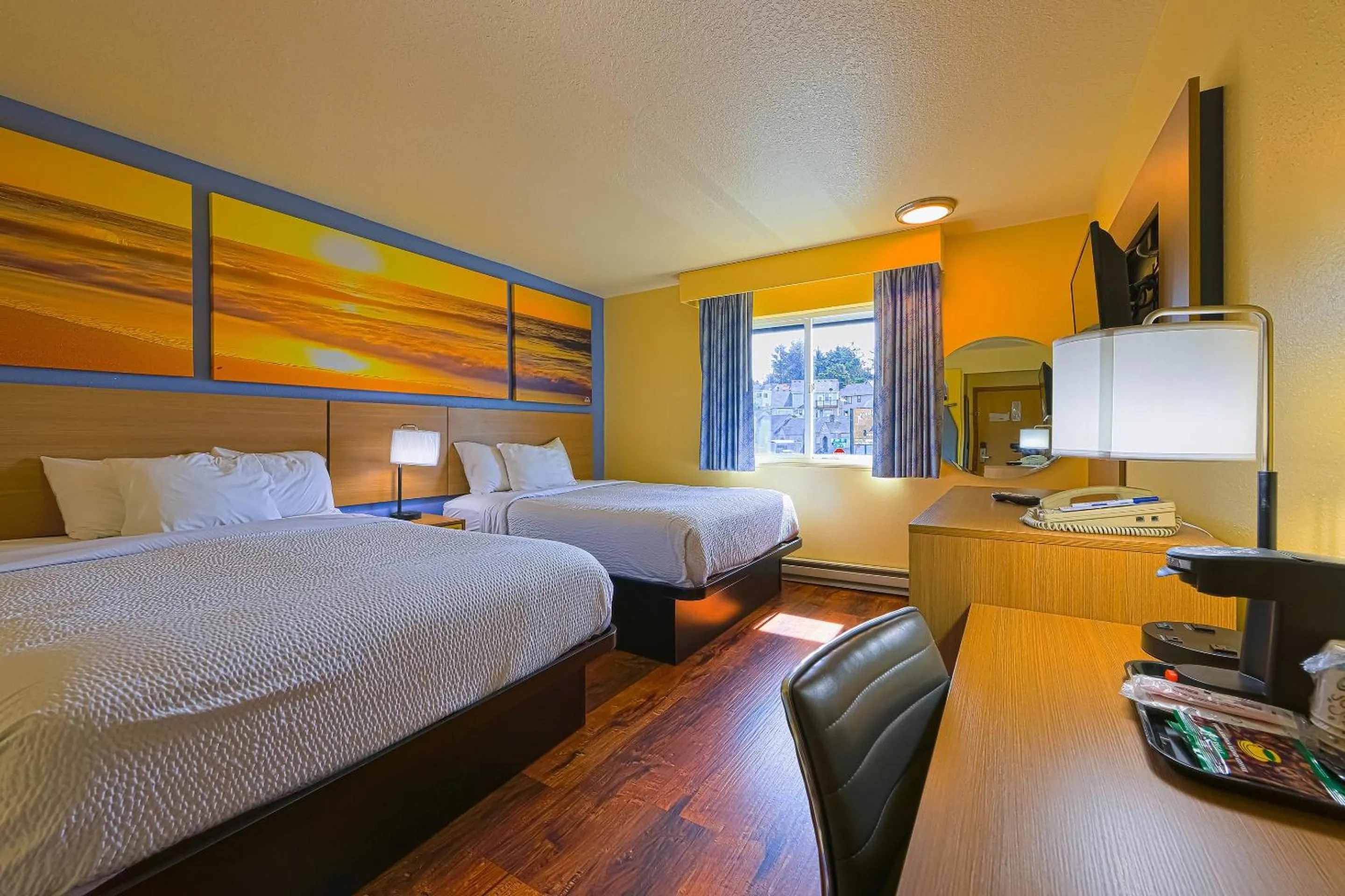 Bedroom, Bed in Coastal Inn by OYO Lincoln City - Oregon Coast Hwy