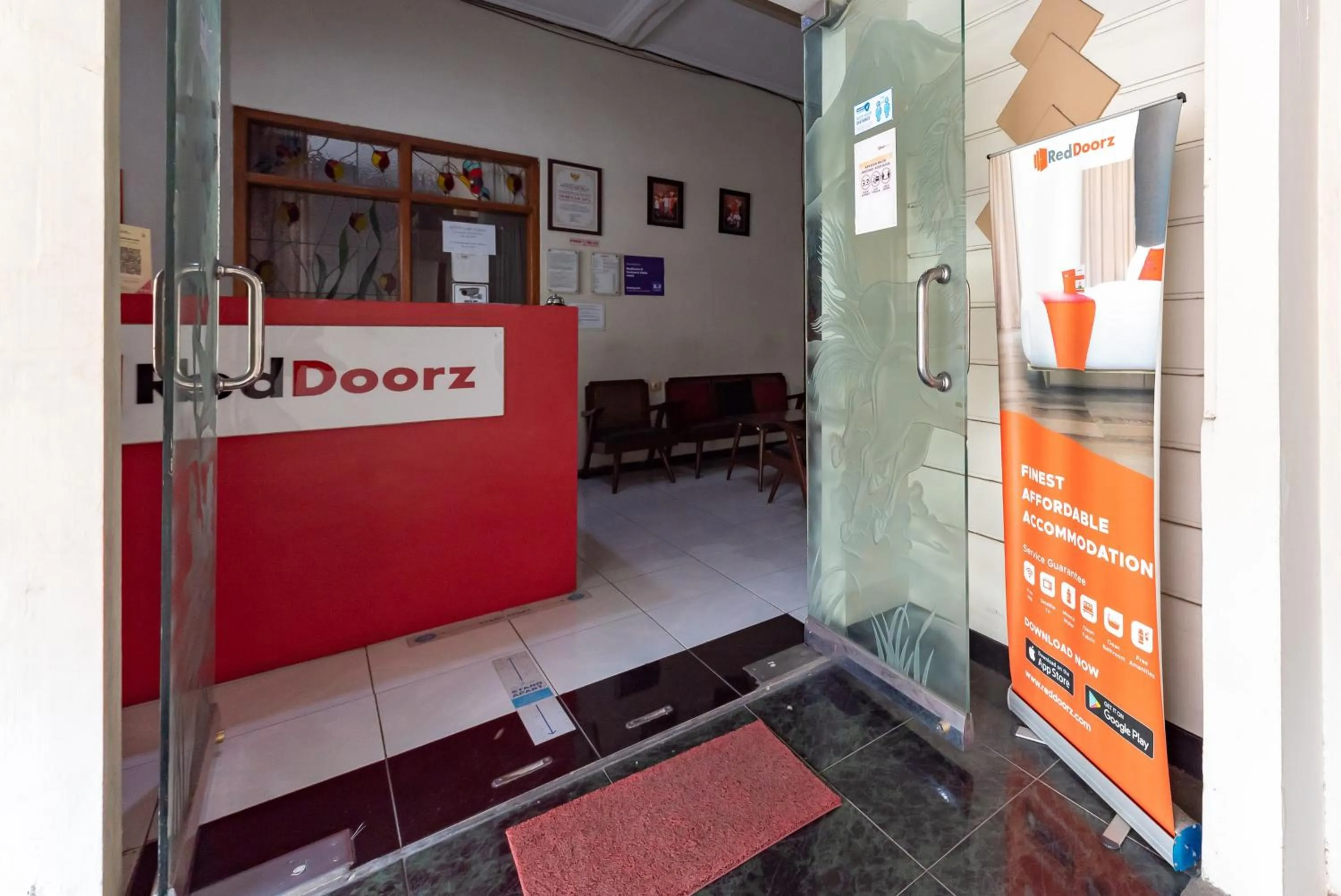 Lobby or reception in RedDoorz @ Soekarno Hatta Indah