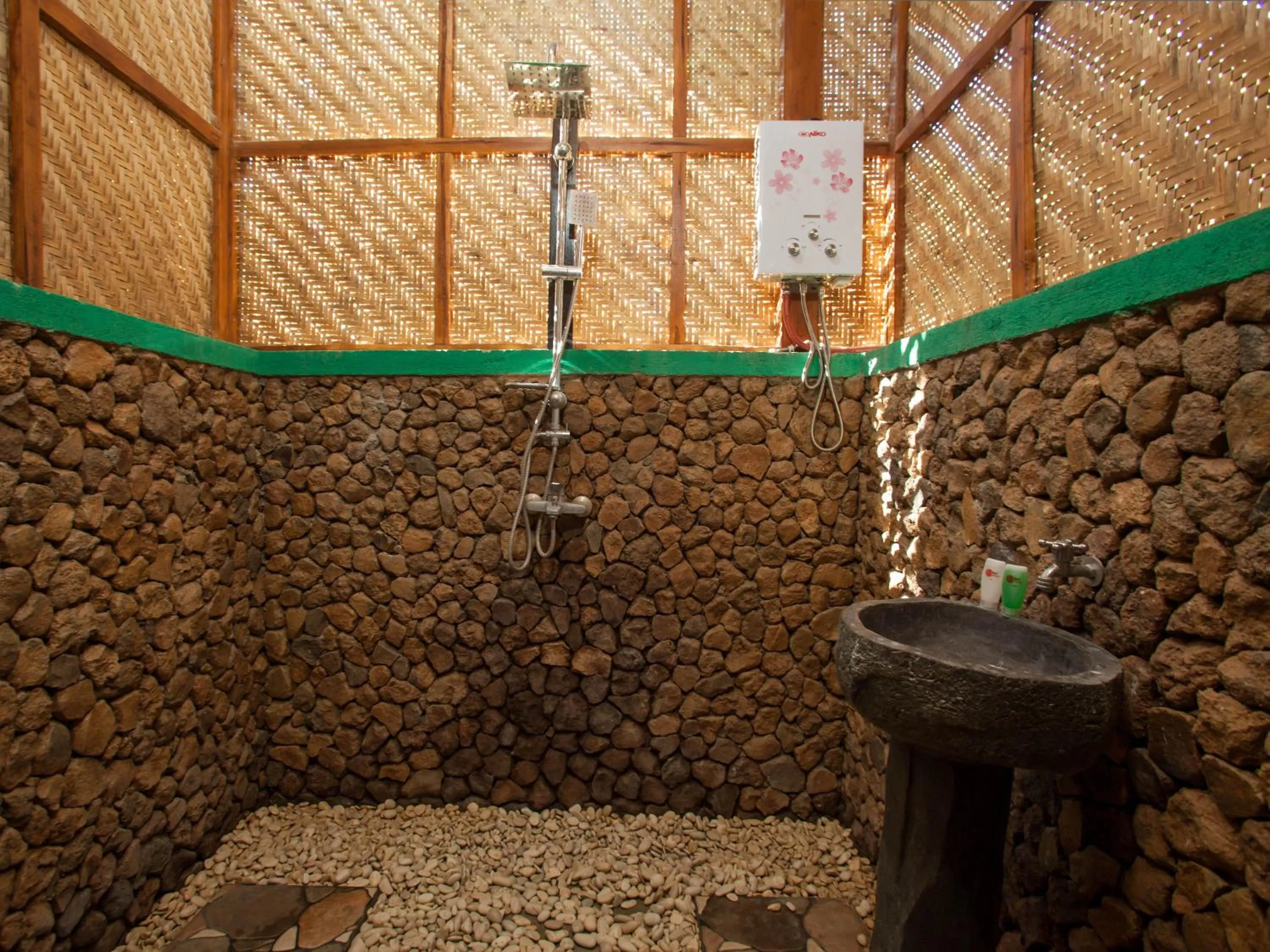 Bathroom in RedDoorz near Banyuwangi Kota Train Station