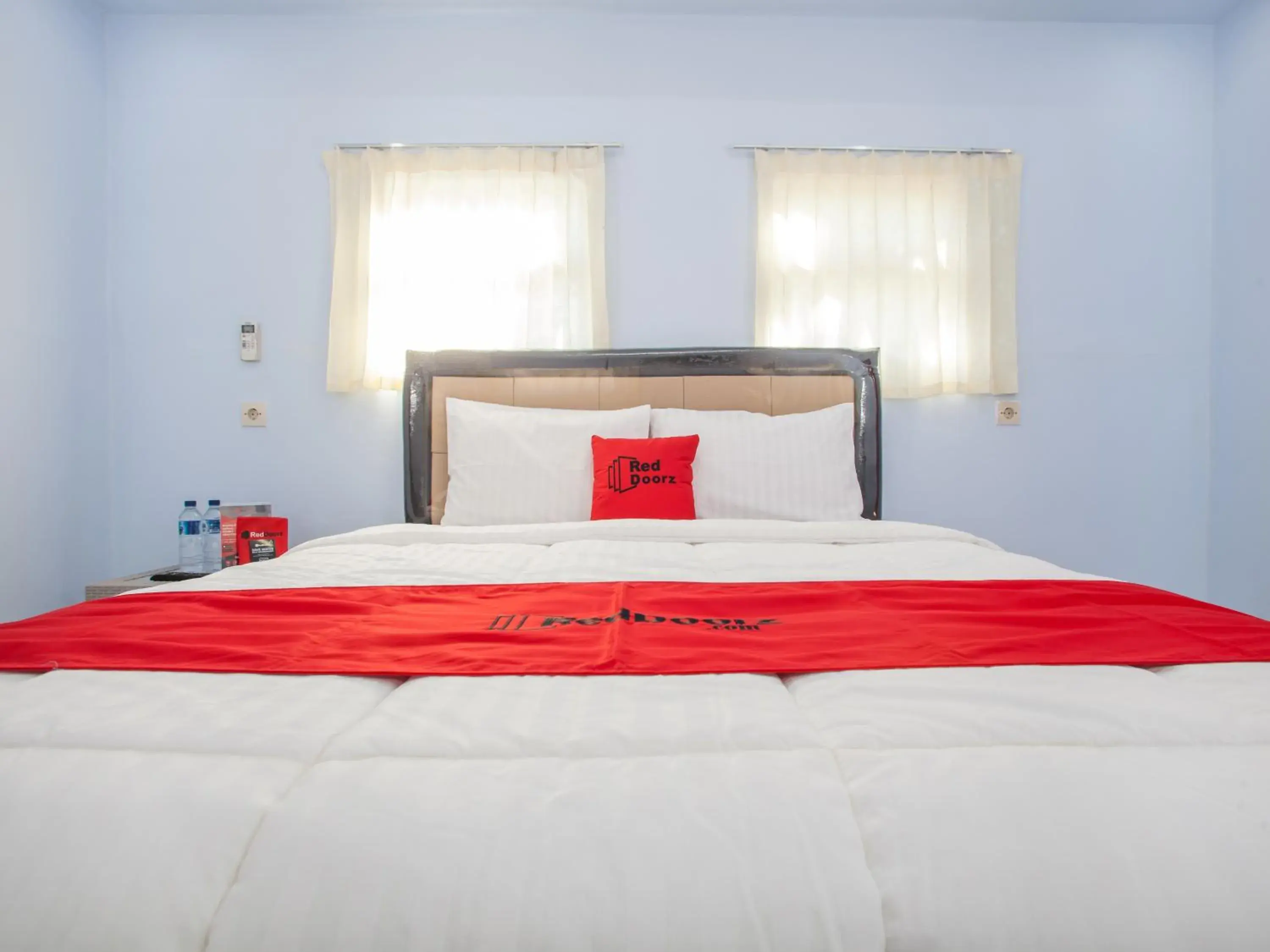 Bedroom, Bed in RedDoorz near Banyuwangi Kota Train Station Bedroom, Bed in RedDoorz near Banyuwangi Kota Train Station