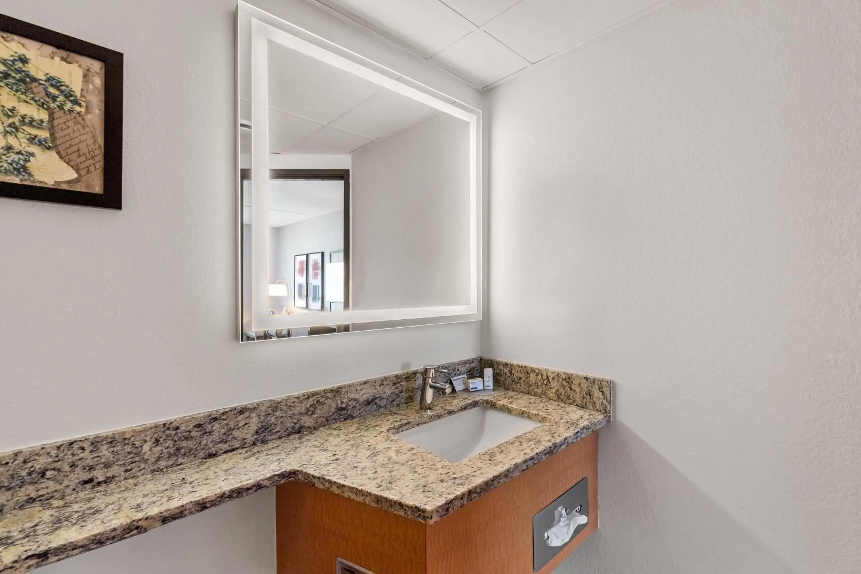 Queen Room - Non-Smoking in AmericInn by Wyndham Crookston U of M Crookston Queen Room - Non-Smoking in AmericInn by Wyndham Crookston U of M Crookston