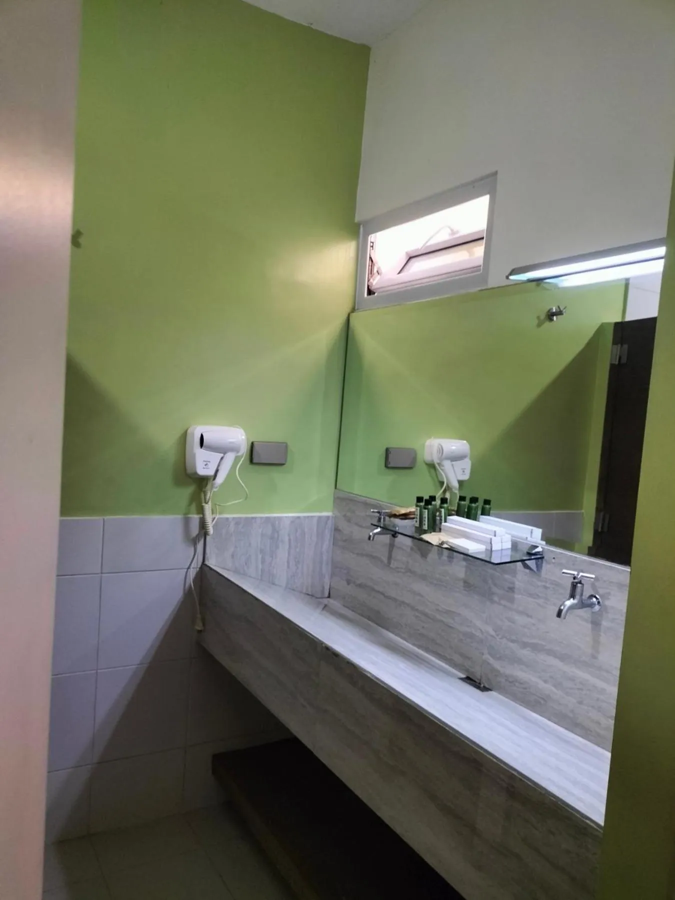 Bathroom in Maayo San Remigio