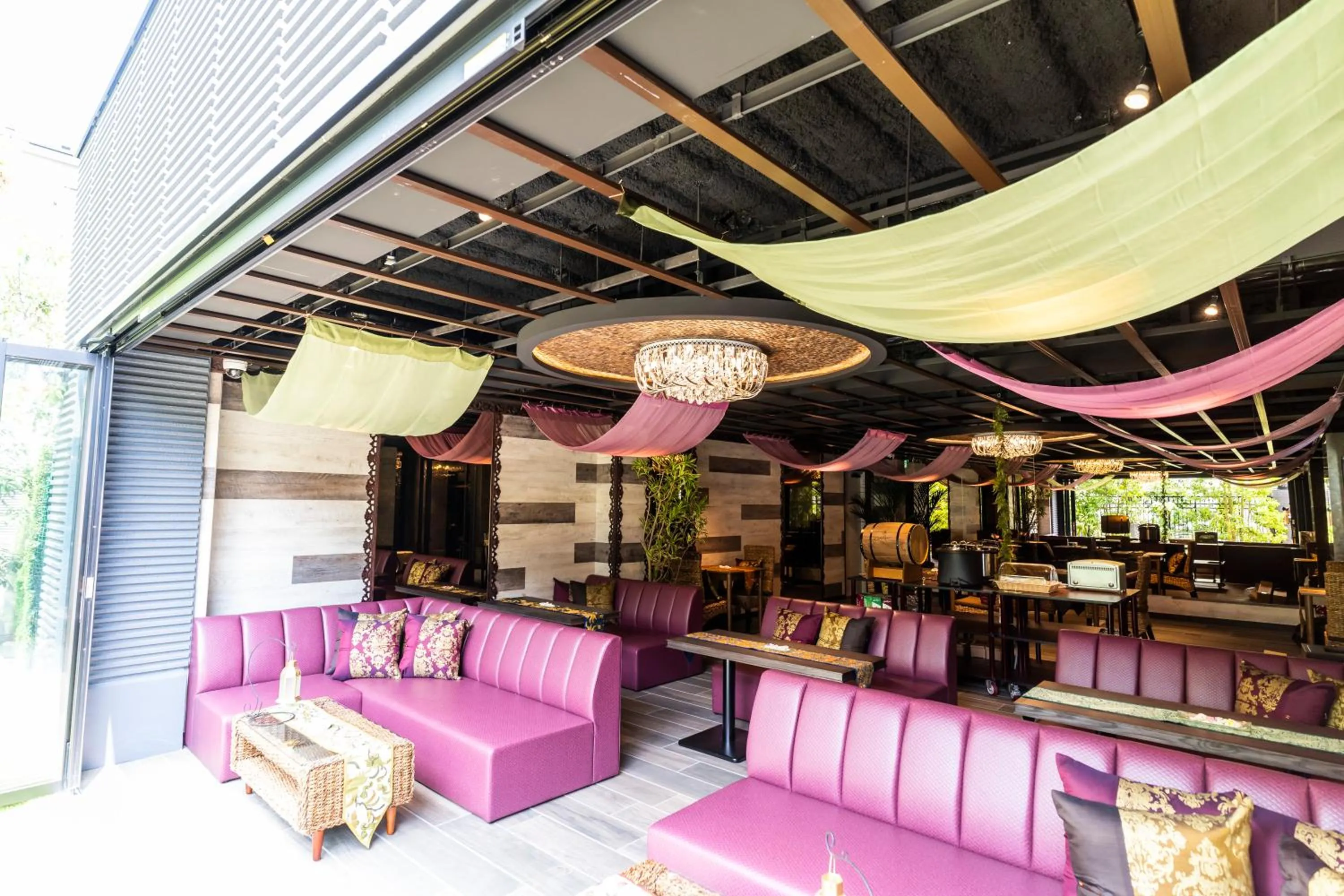 Lobby or reception in Hotel Petit Bali Garden Shin Okubo - Shinjuku Sta 10min walk -