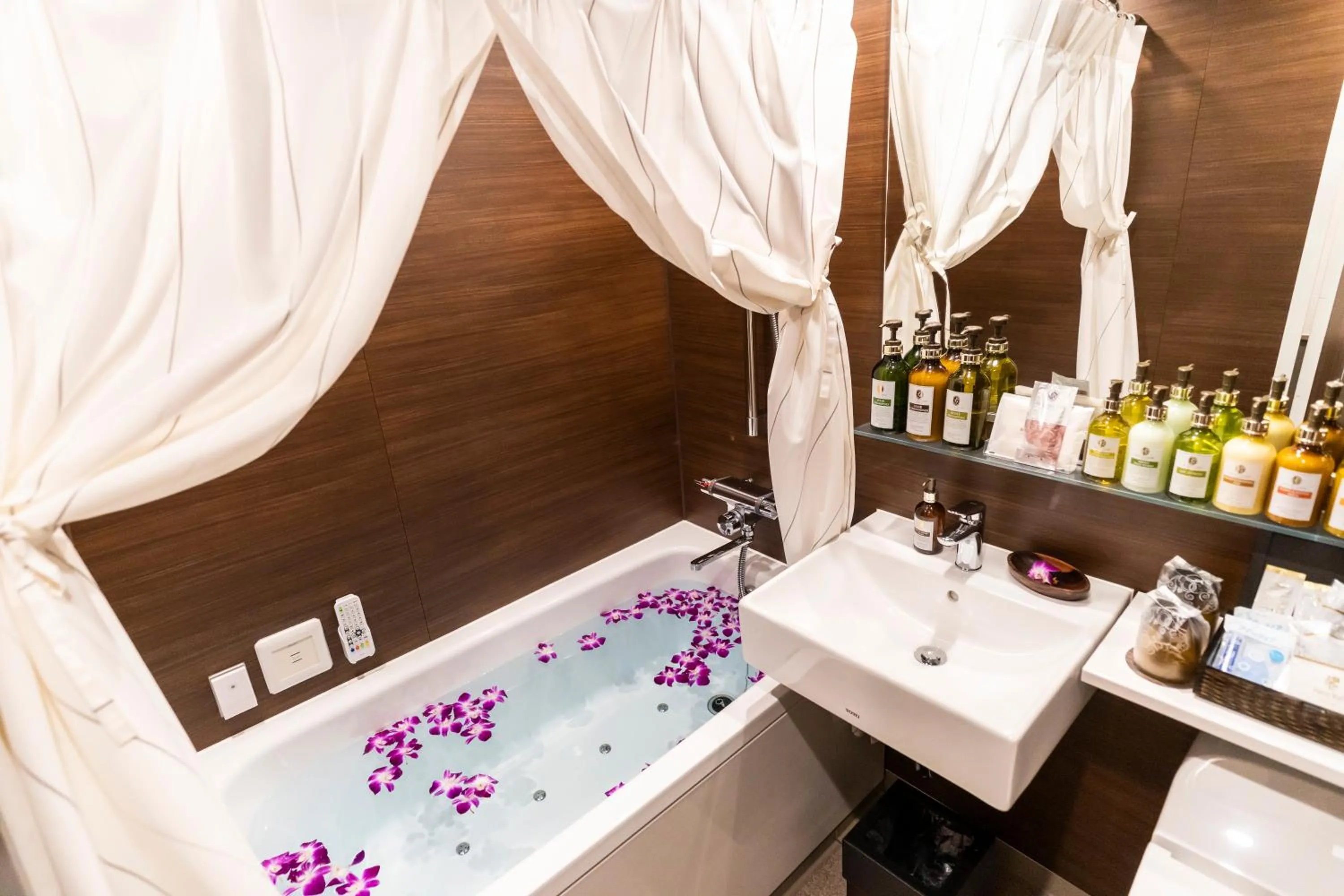 Photo of the whole room in Hotel Petit Bali Garden Shin Okubo - Shinjuku Sta 10min walk -