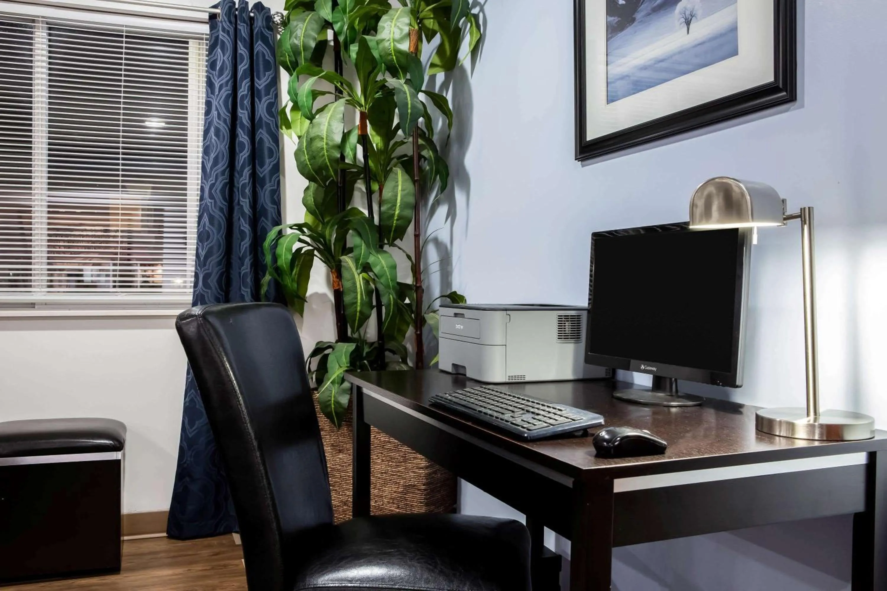 On site in Super 8 by Wyndham Washington