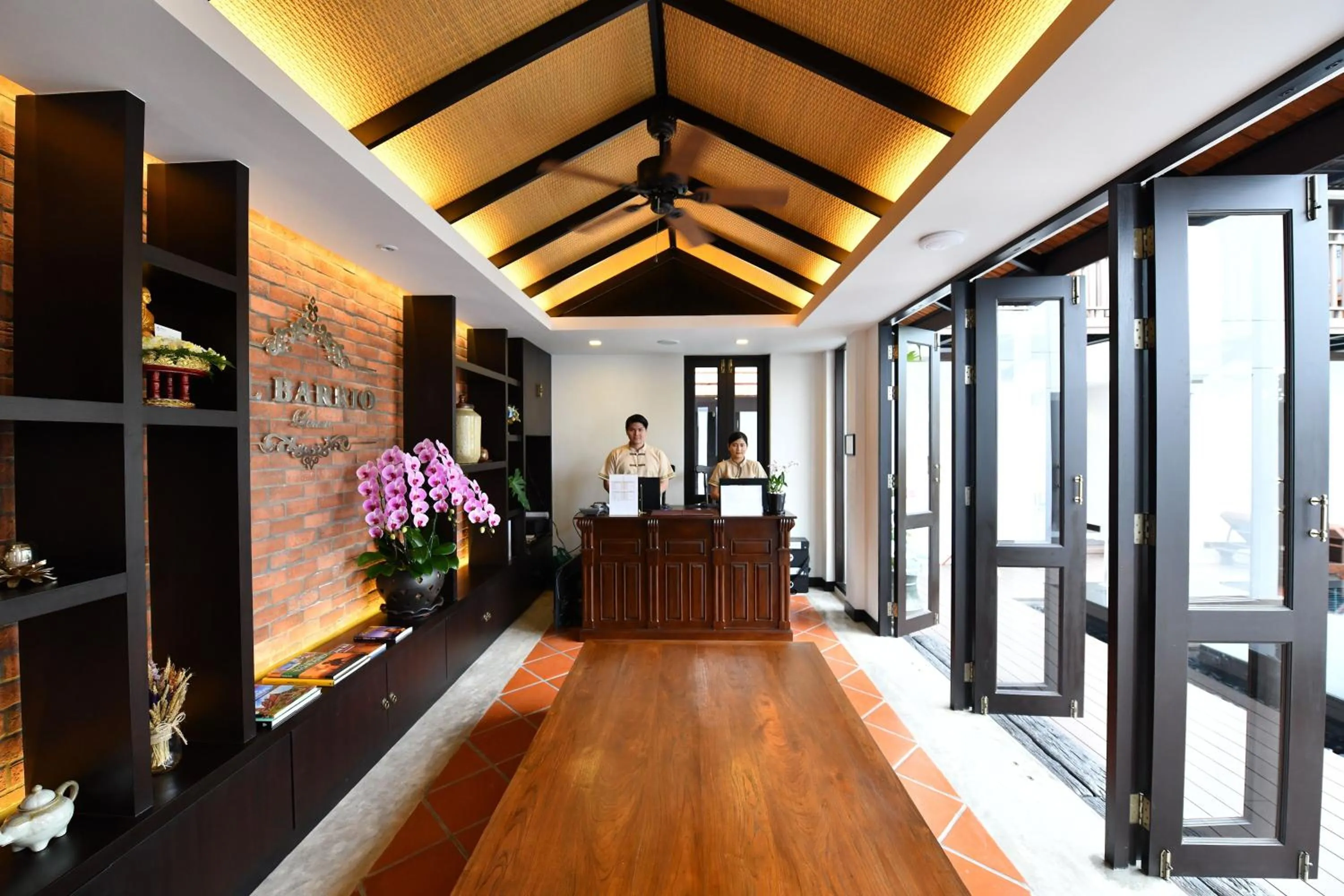 Staff in El Barrio Lanna