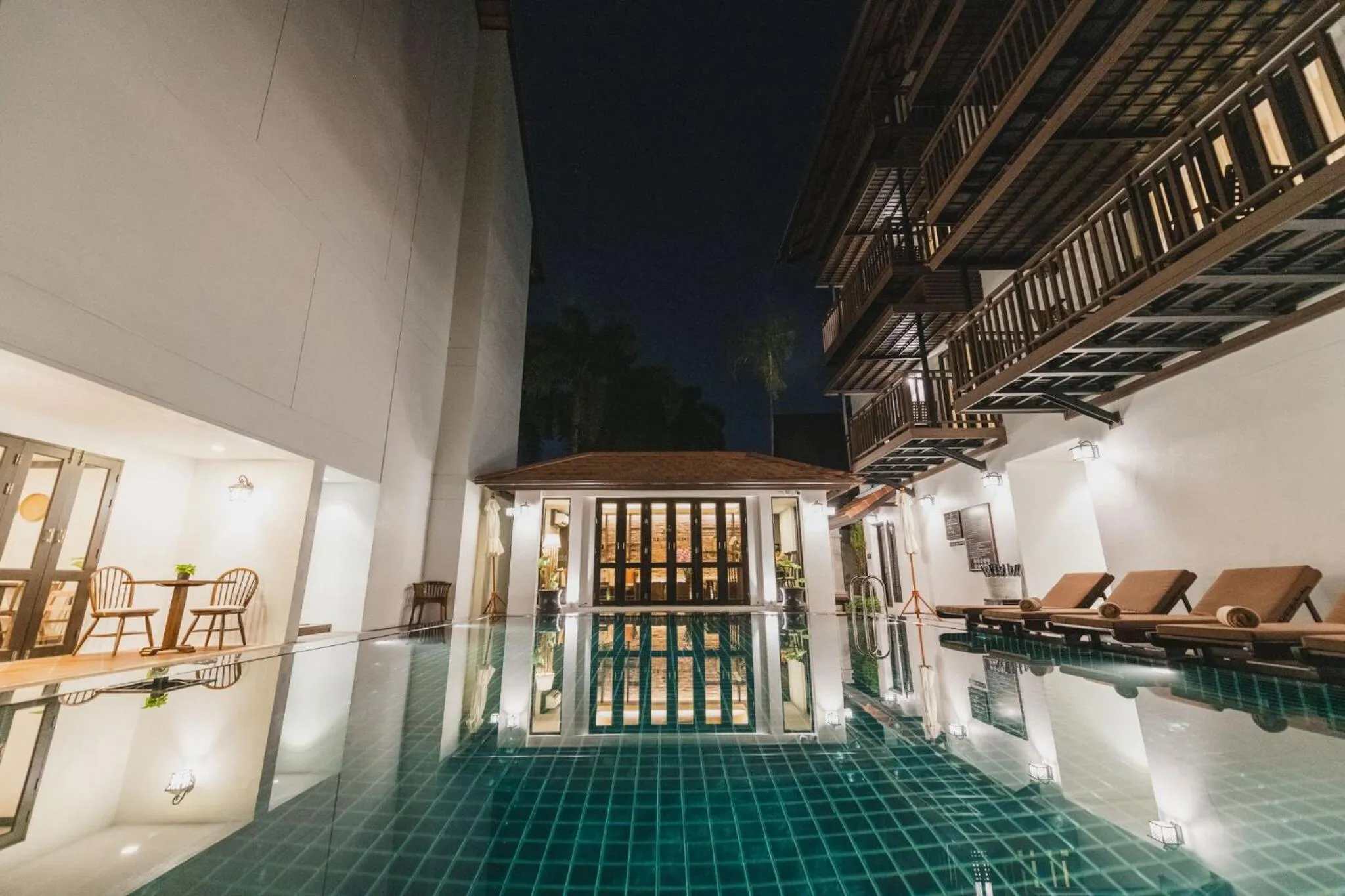 Facade/entrance in El Barrio Lanna