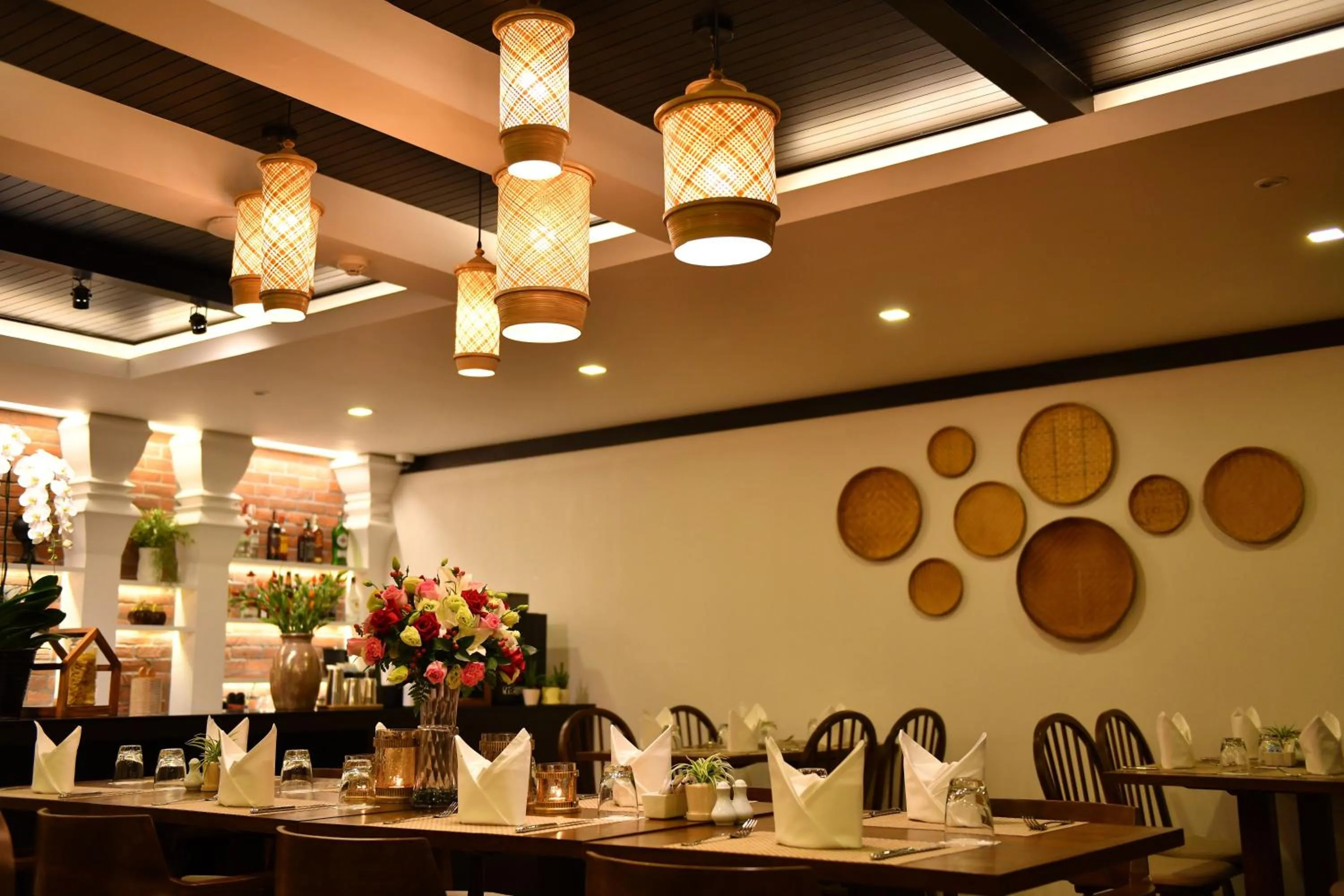 Restaurant/places to eat in El Barrio Lanna