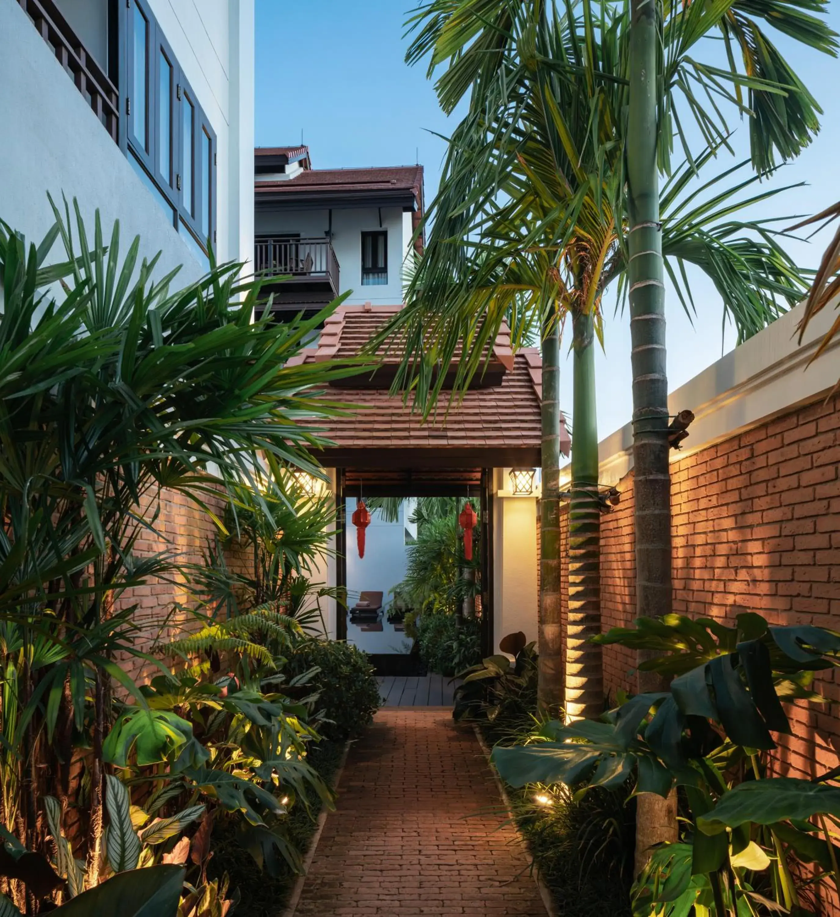 Facade/entrance in El Barrio Lanna Facade/entrance in El Barrio Lanna