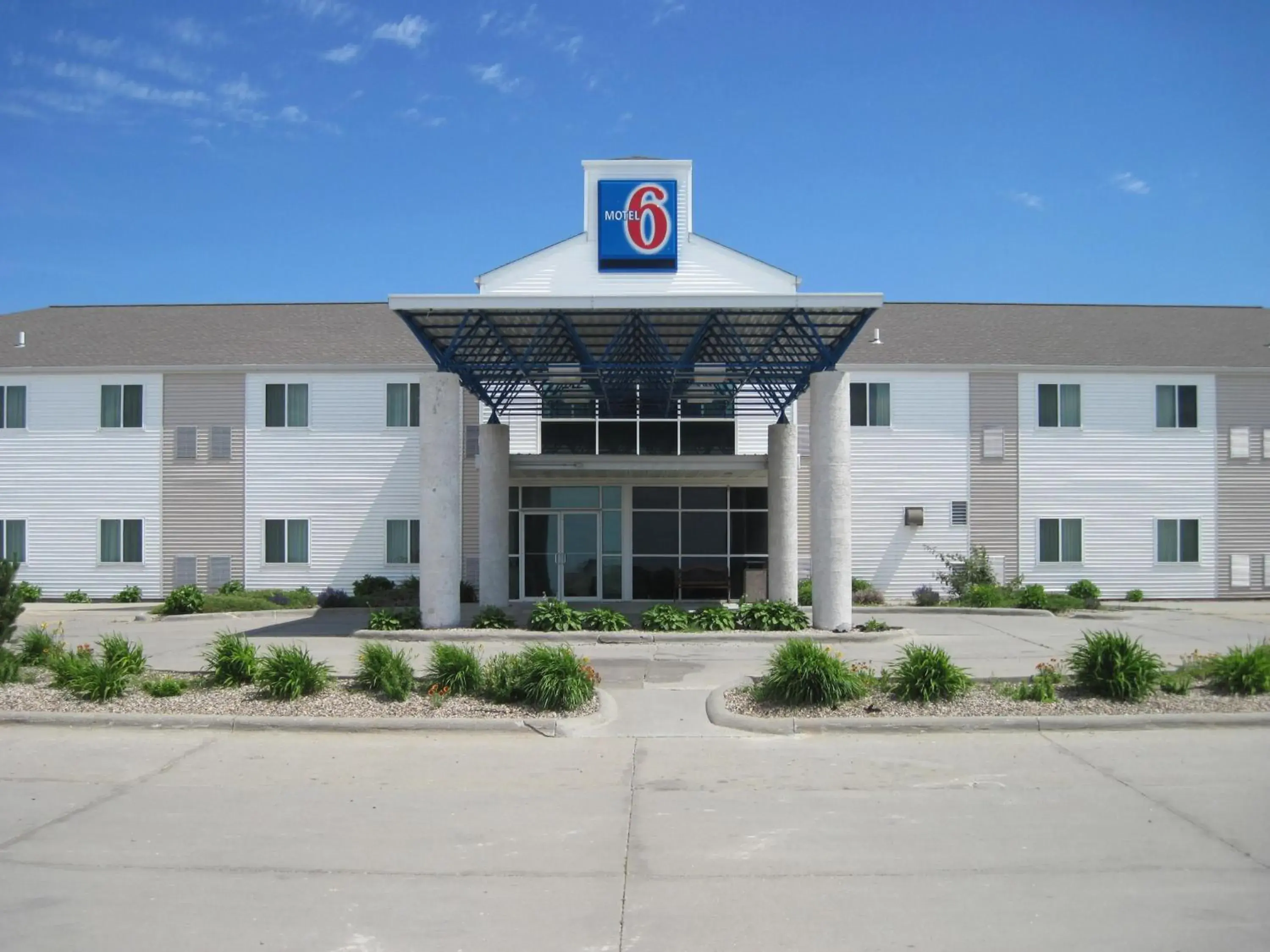 Facade/entrance in Motel 6-Avoca, IA Facade/entrance in Motel 6-Avoca, IA