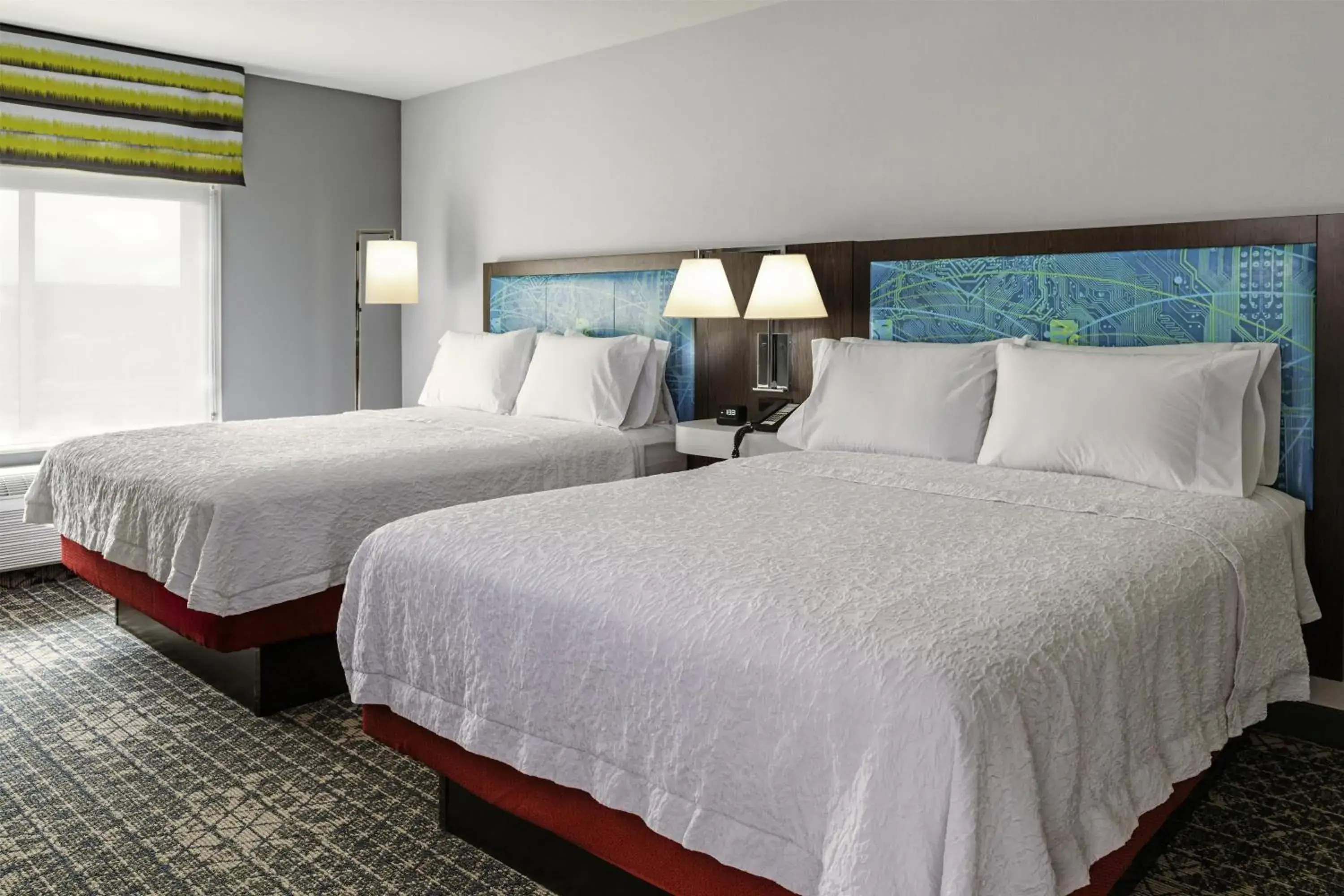 Bed in Hampton Inn & Suites Pittsburgh New Stanton PA Bed in Hampton Inn & Suites Pittsburgh New Stanton PA