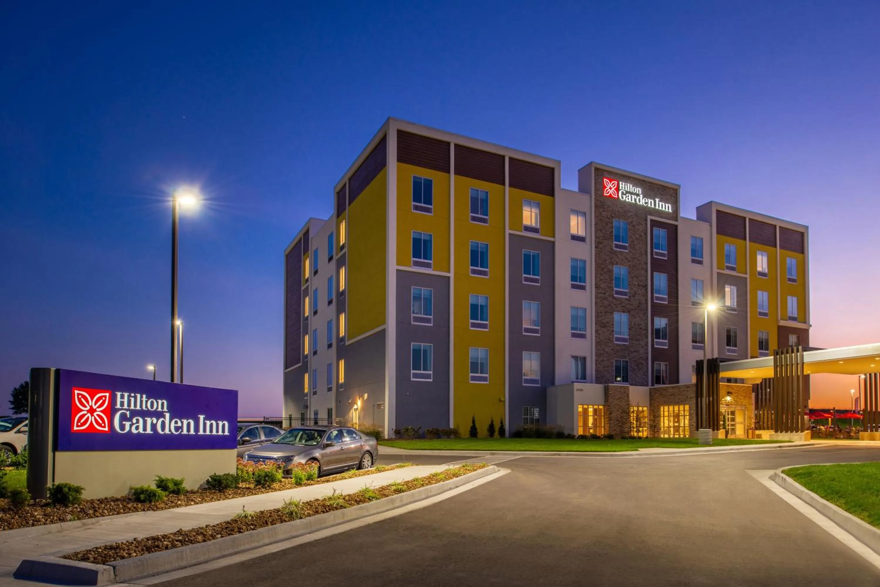 Property building in Hilton Garden Inn Kansas City Airport Mo