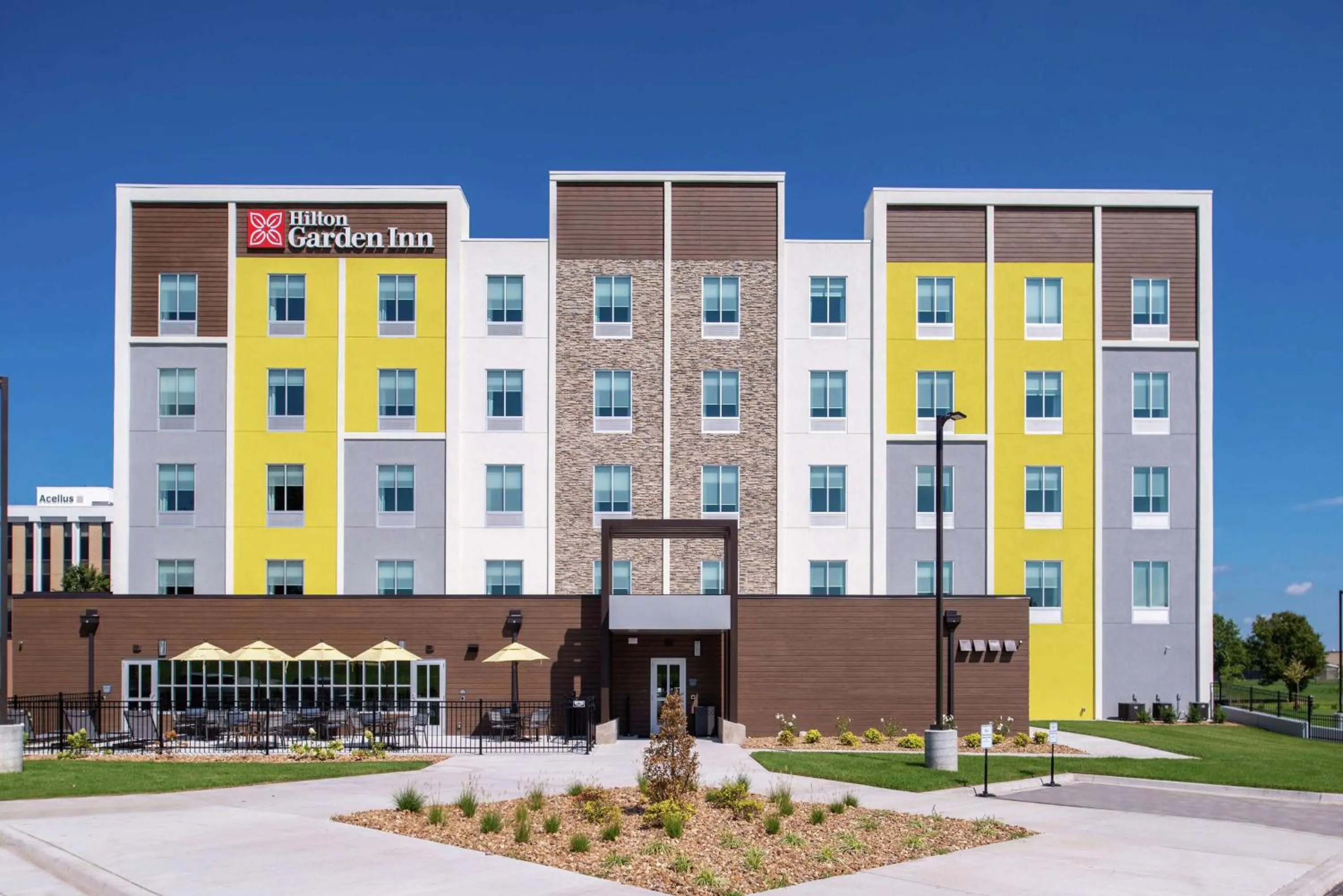 Property building in Hilton Garden Inn Kansas City Airport Mo