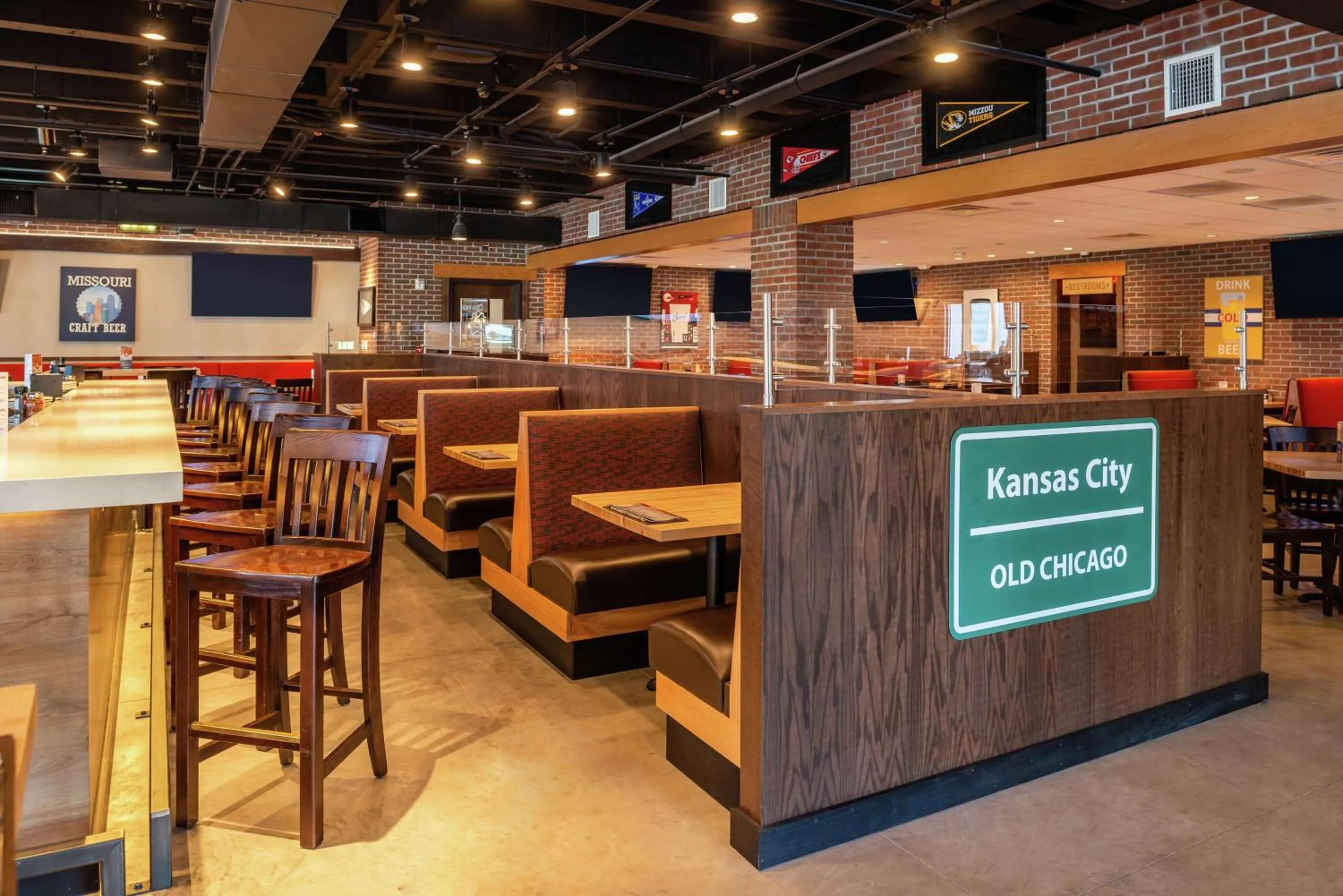 Restaurant/places to eat in Hilton Garden Inn Kansas City Airport Mo