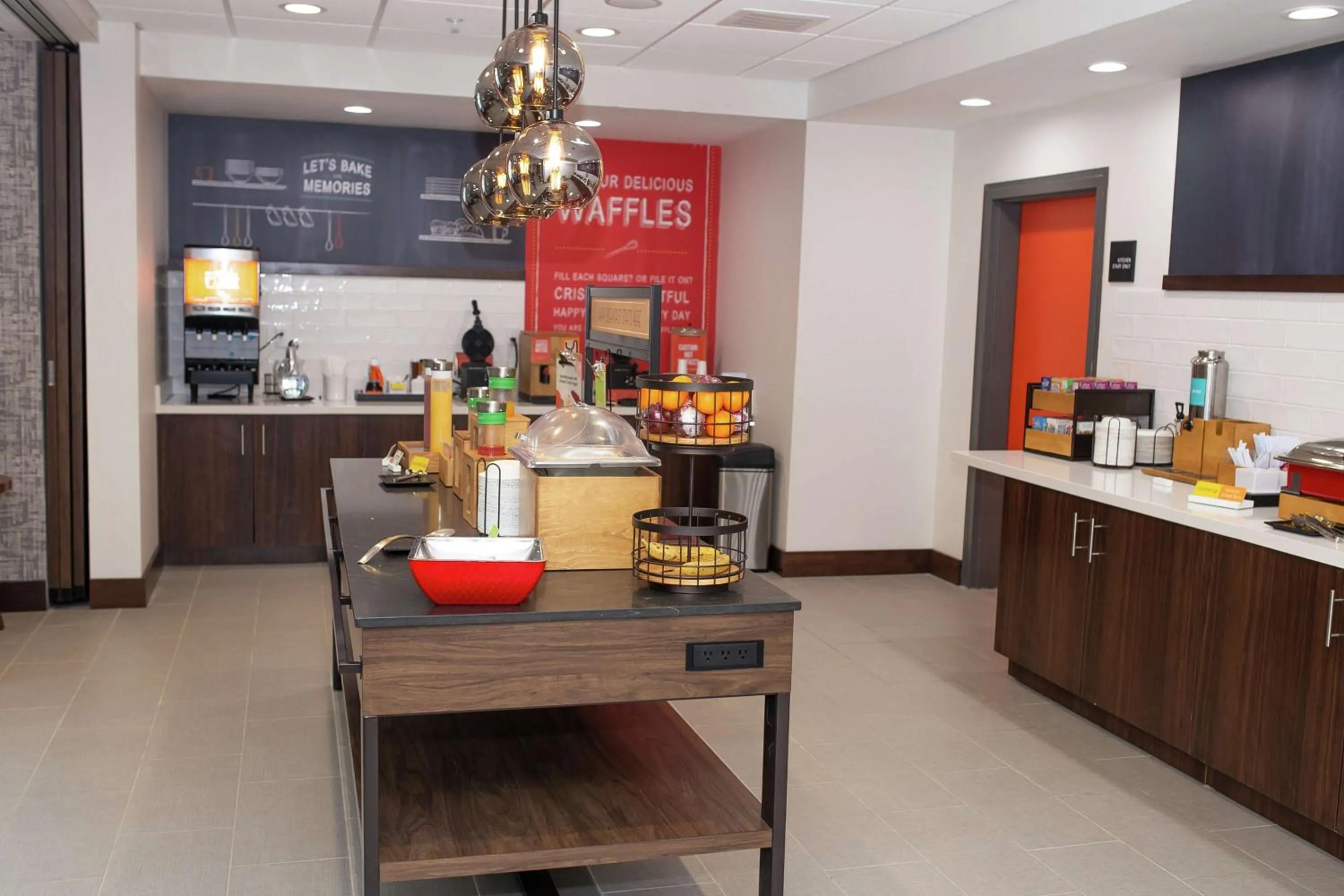 Breakfast in Hampton Inn and Suites Dundee