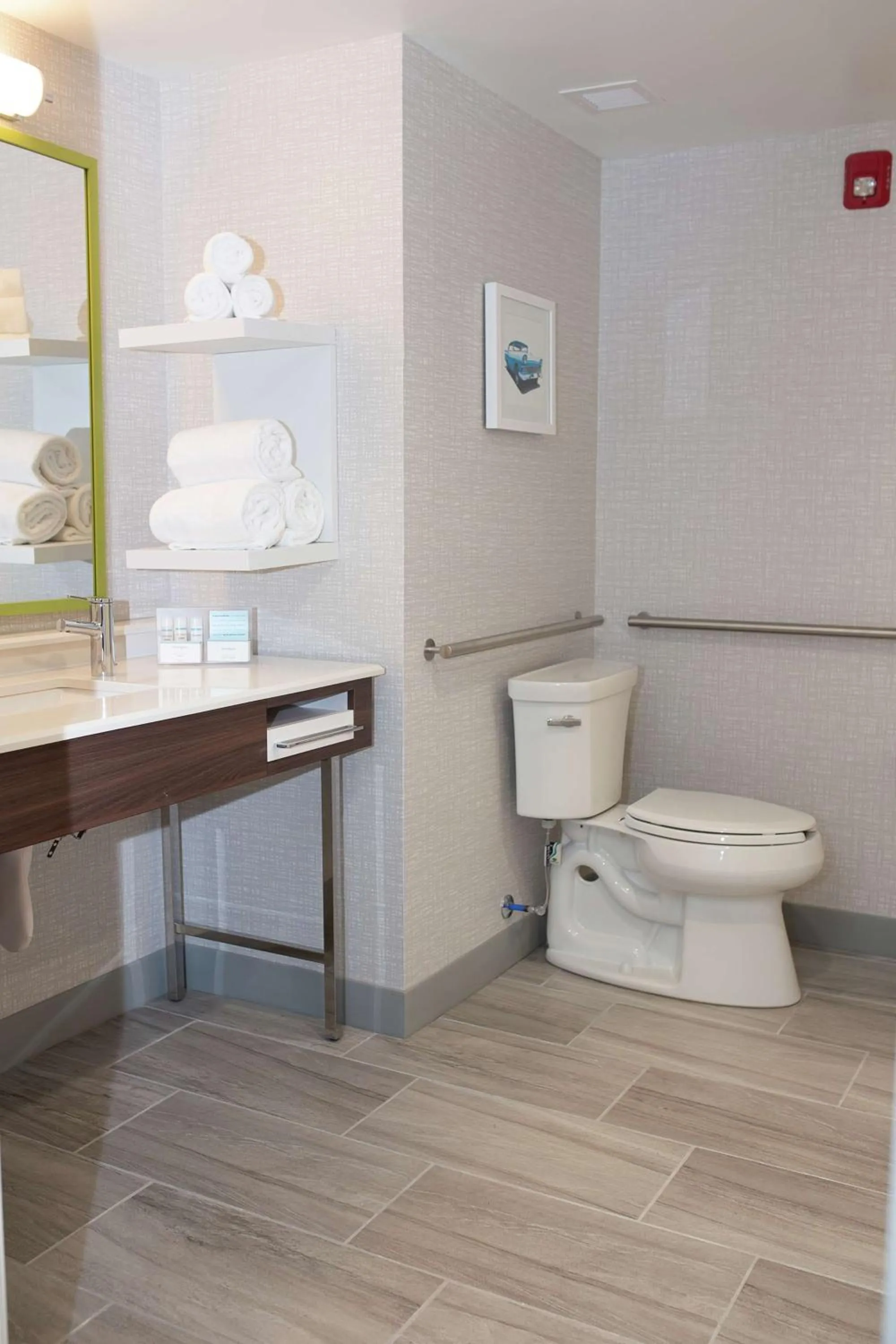 Bathroom in Hampton Inn and Suites Dundee