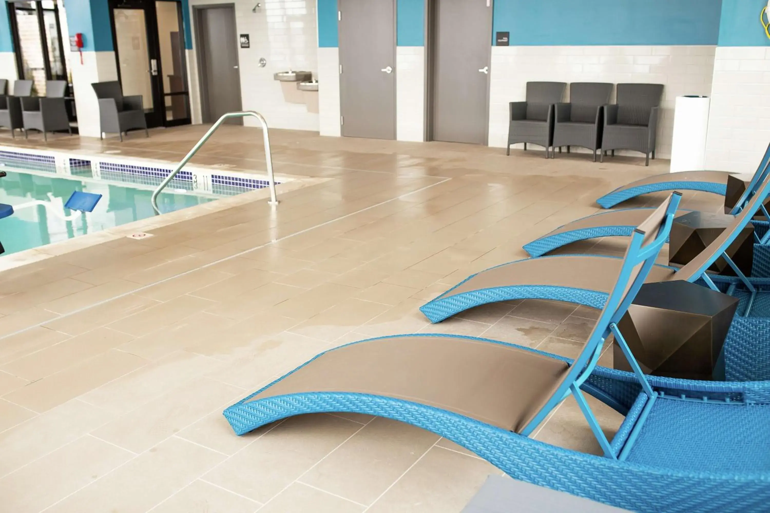 Pool view in Hampton Inn and Suites Dundee Pool view in Hampton Inn and Suites Dundee