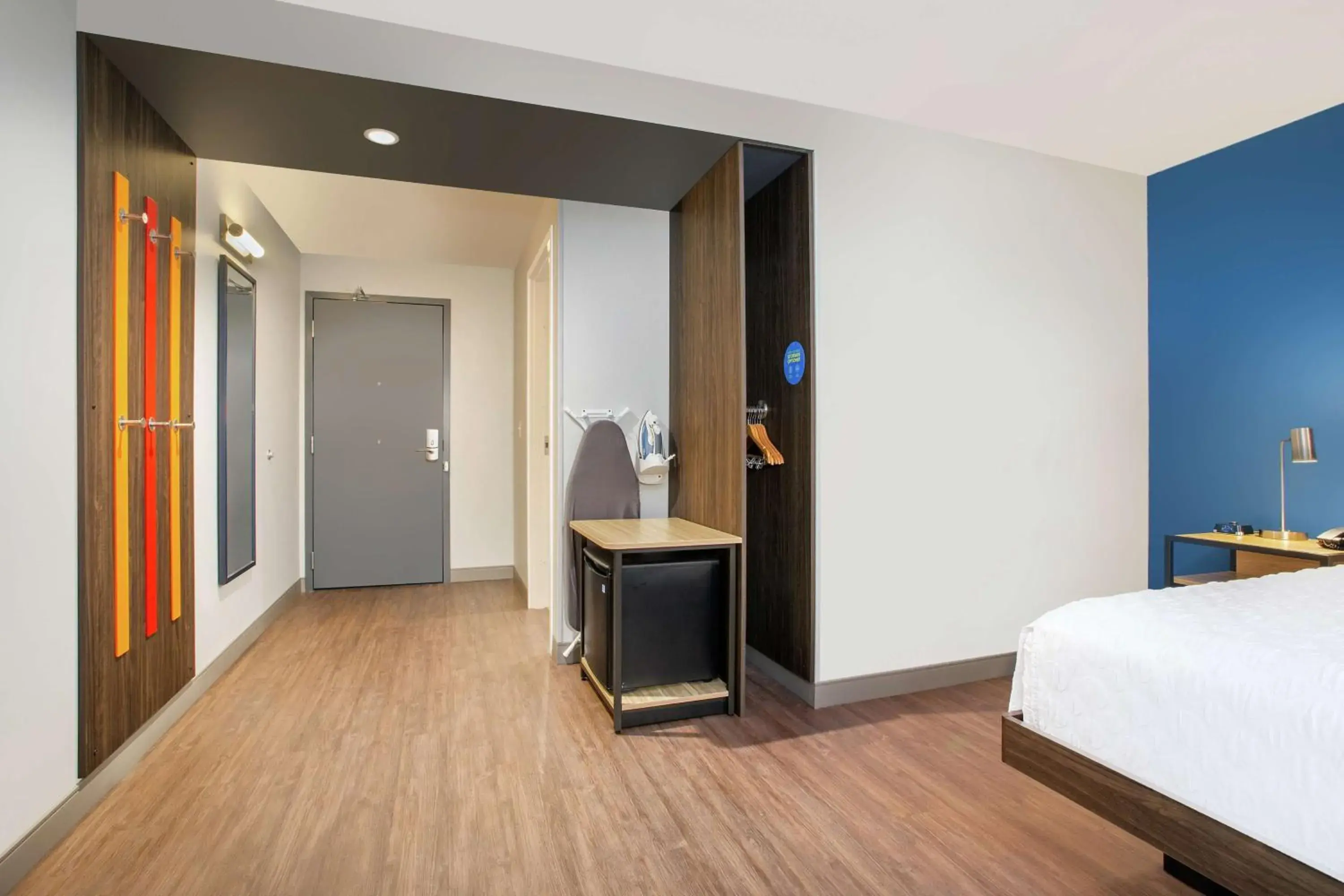 furniture, Bed in Tru By Hilton Audubon Valley Forge furniture, Bed in Tru By Hilton Audubon Valley Forge