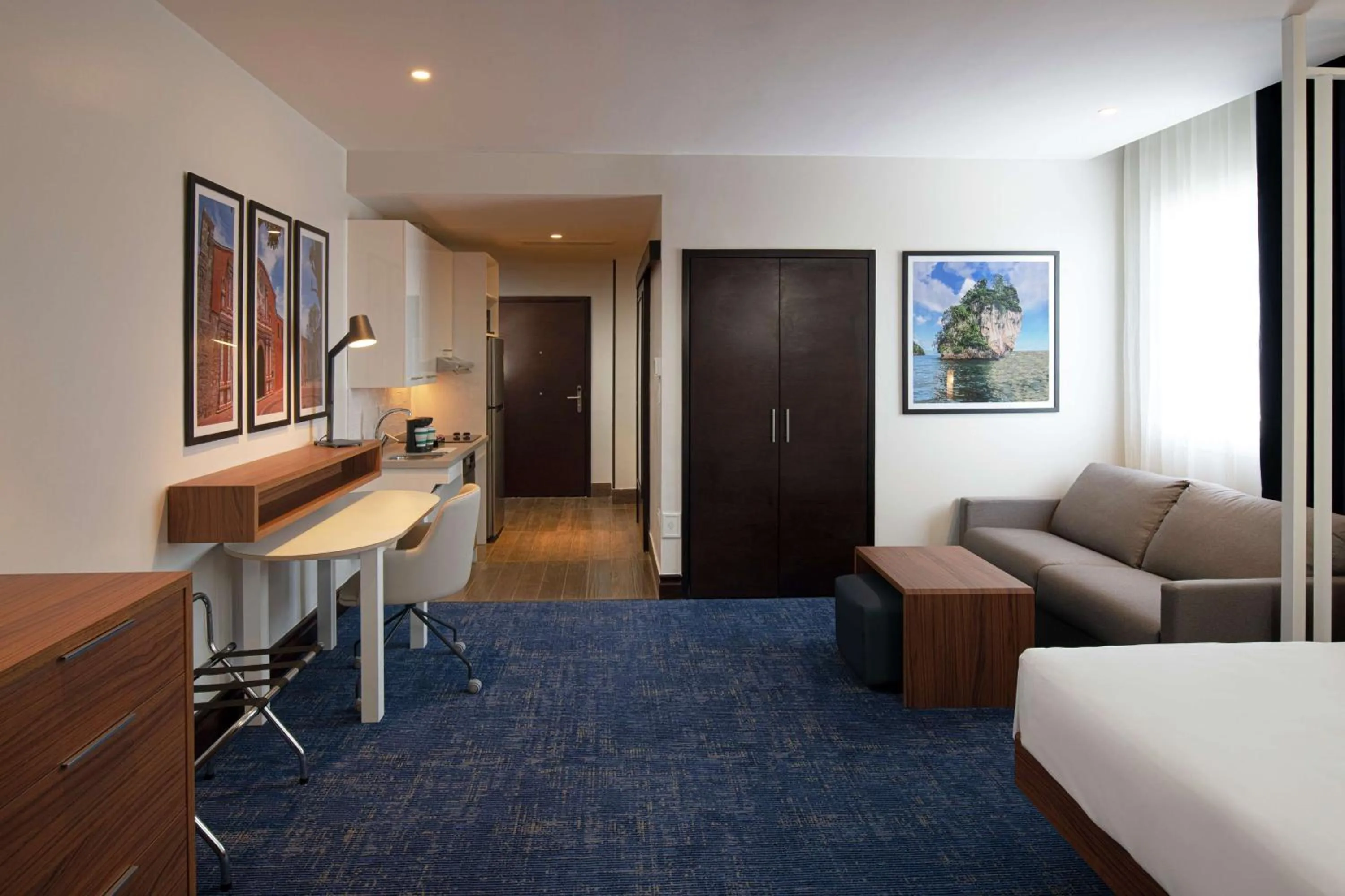 Bedroom, Bed in Homewood Suites By Hilton Santo Domingo