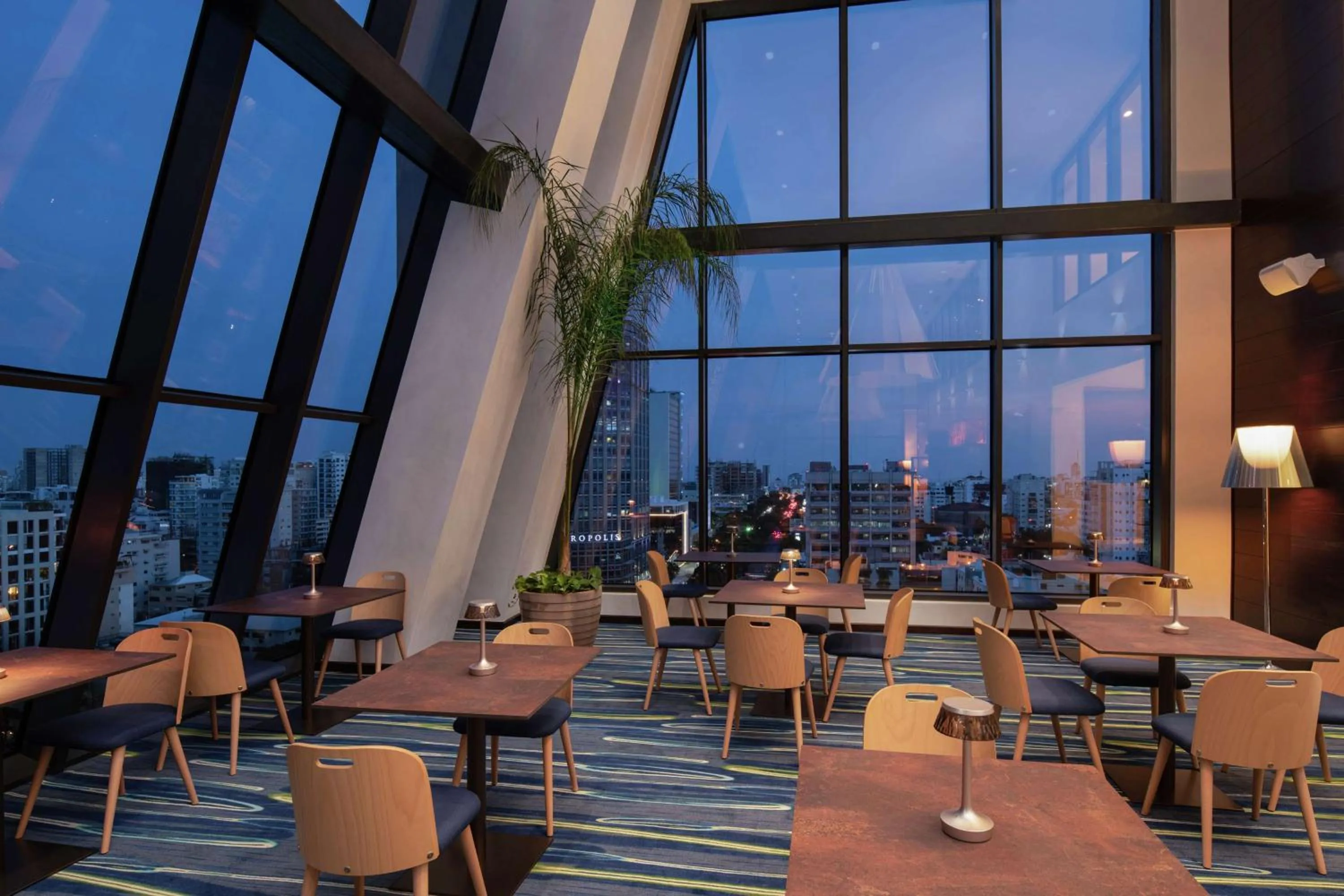 Dining area in Homewood Suites By Hilton Santo Domingo