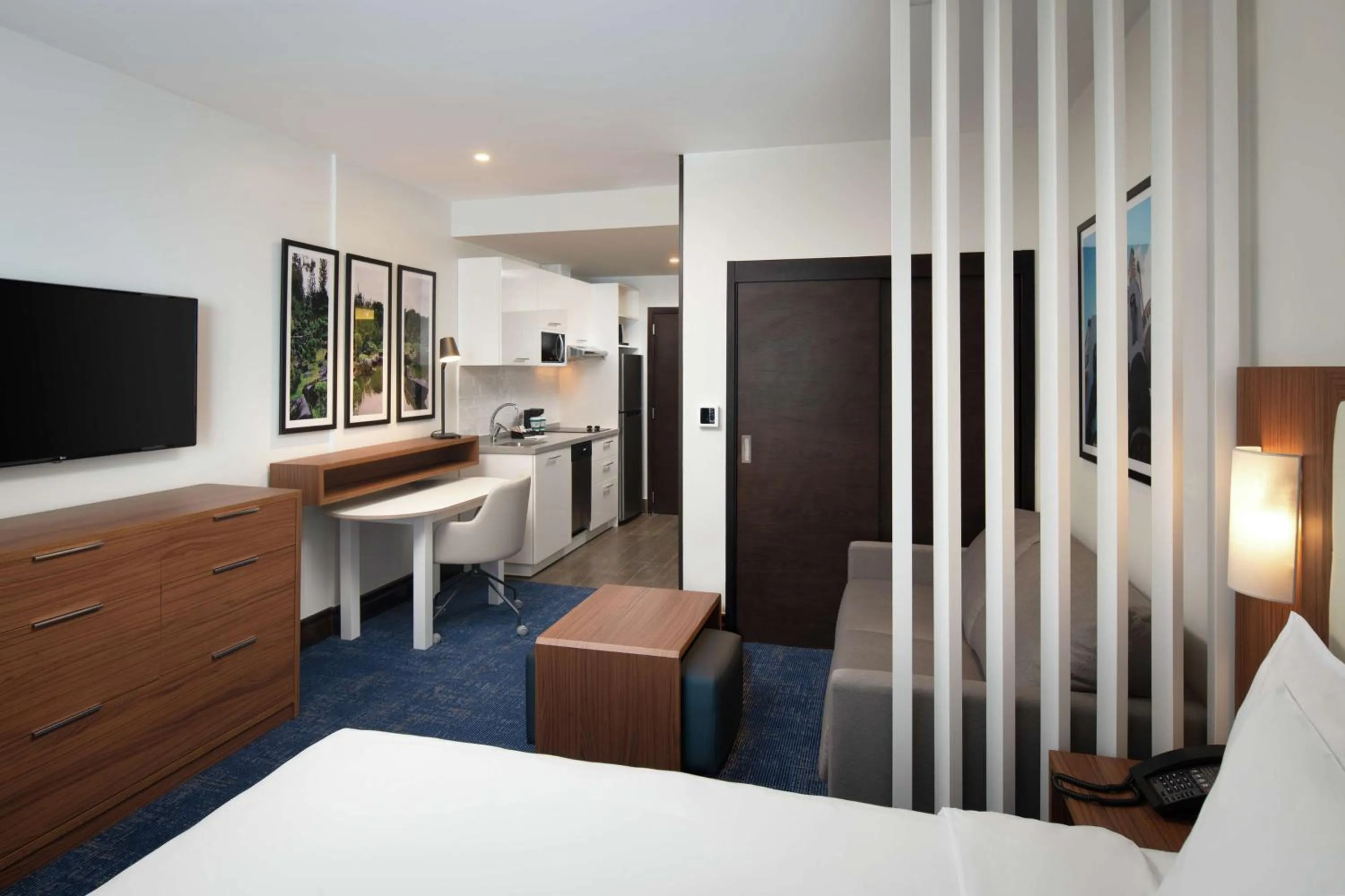 Bedroom, Bed in Homewood Suites By Hilton Santo Domingo