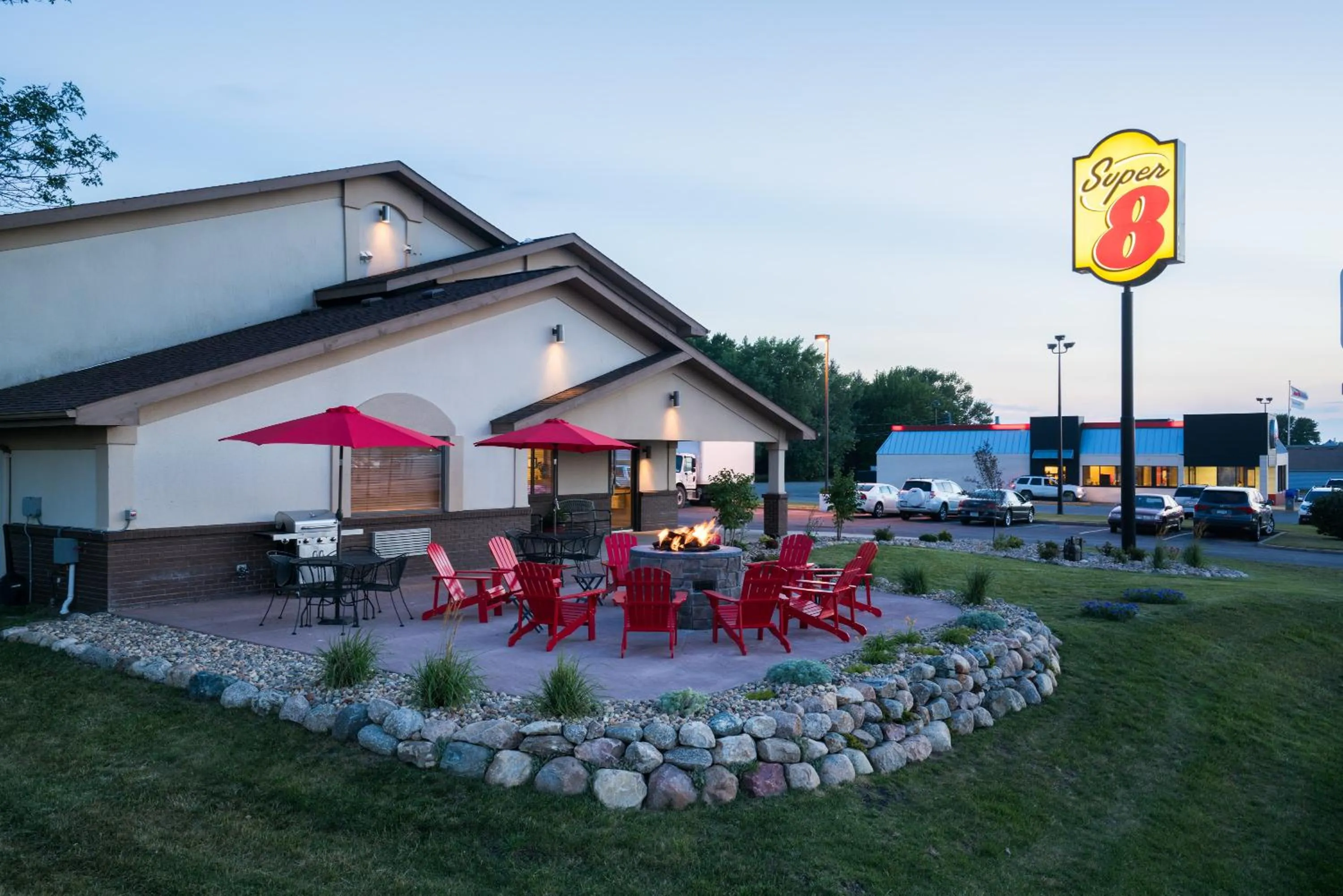 Patio in Super 8 by Wyndham Spirit Lake/Okoboji